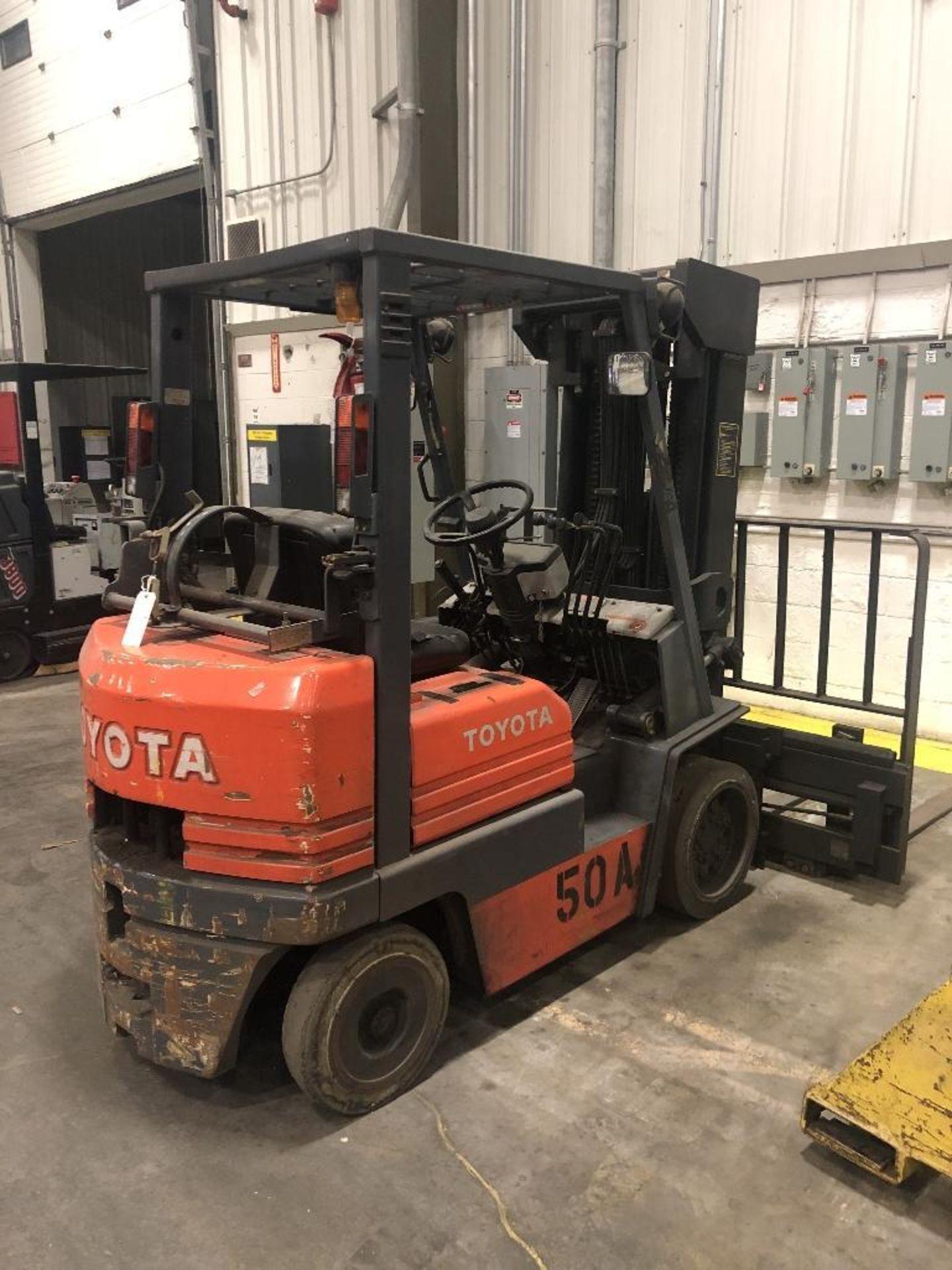 1ea Toyota Fork Lift Model 5FGCU20, S/N 84183, Attachment: World Mast Double Carriage, S/A A5D-MQ926