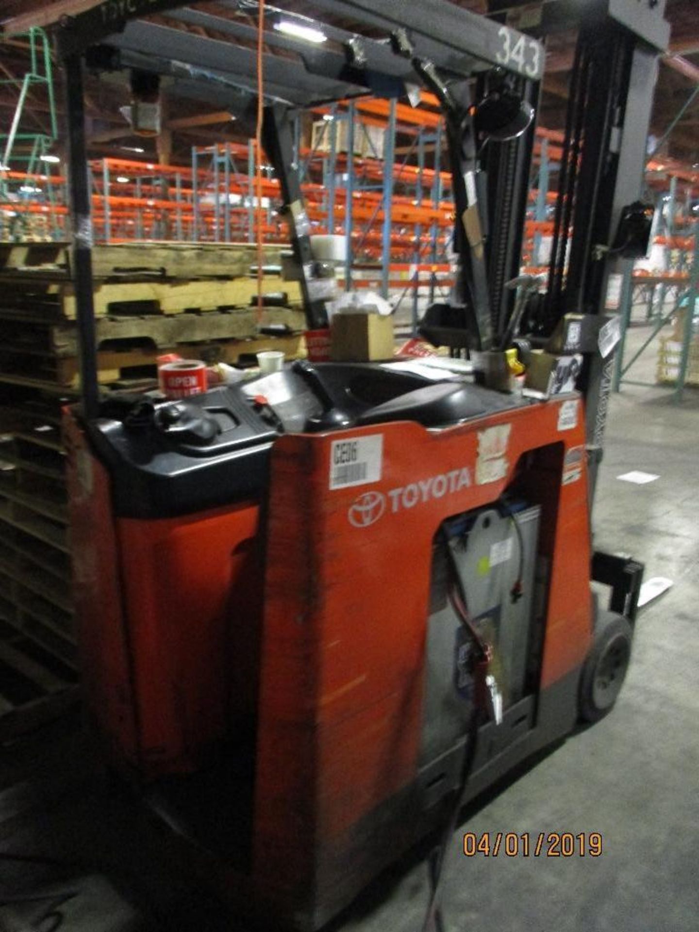 Toyota Electric Order Picker M/N 7BNCU25 4,000lb Capacity 4,202 Hours Comes With Charger - Image 3 of 6