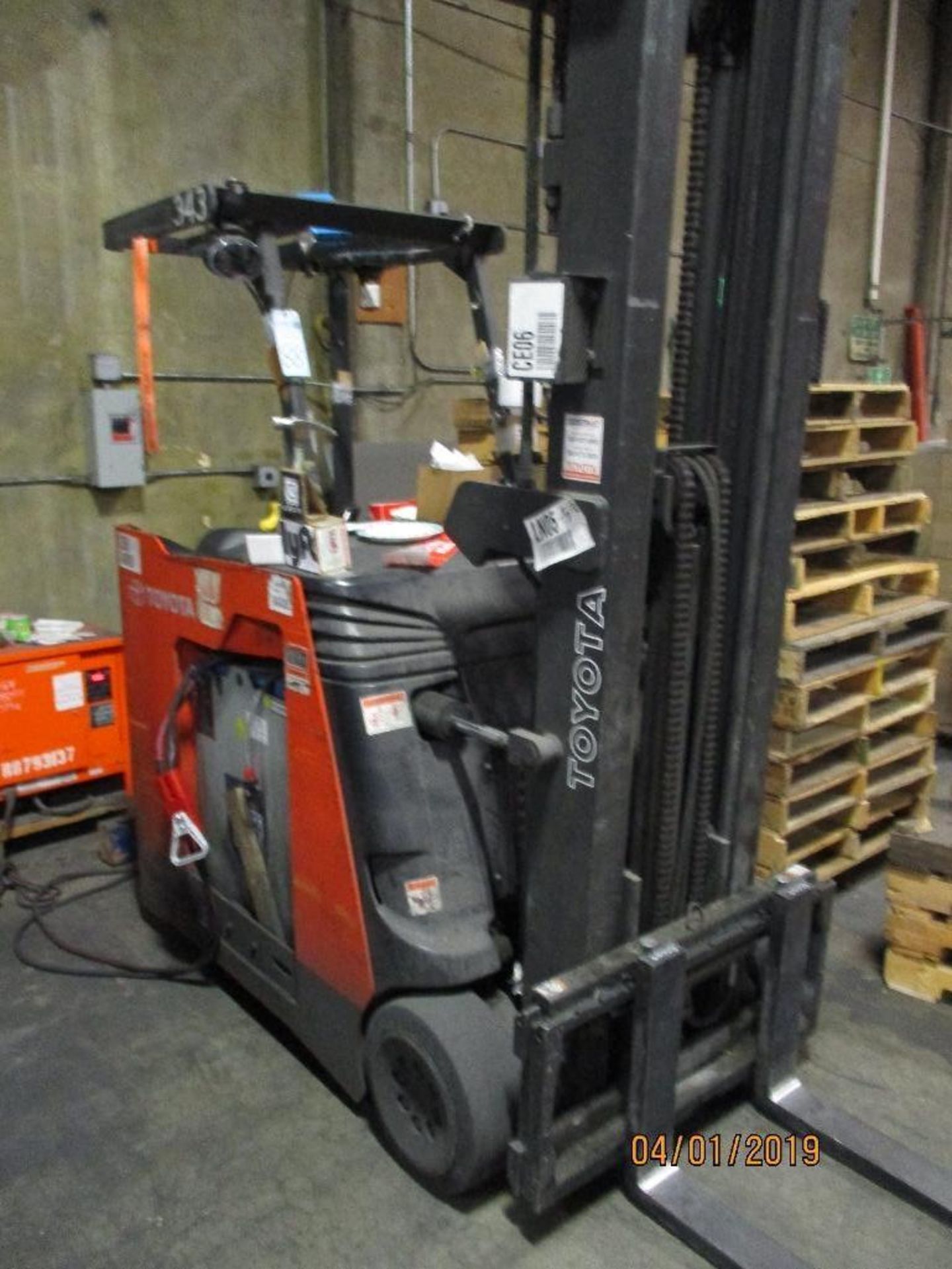 Toyota Electric Order Picker M/N 7BNCU25 4,000lb Capacity 4,202 Hours Comes With Charger