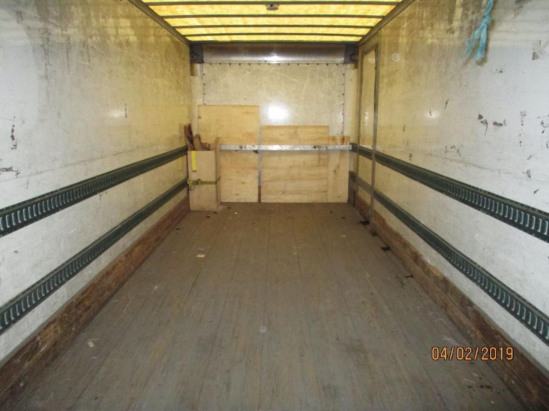 2003 Freightliner Box Truck 20ft With Lift Gate, GVWR 26,000lb, 440,647 Miles, VIN #1FVABSDC54DM9848 - Image 5 of 11