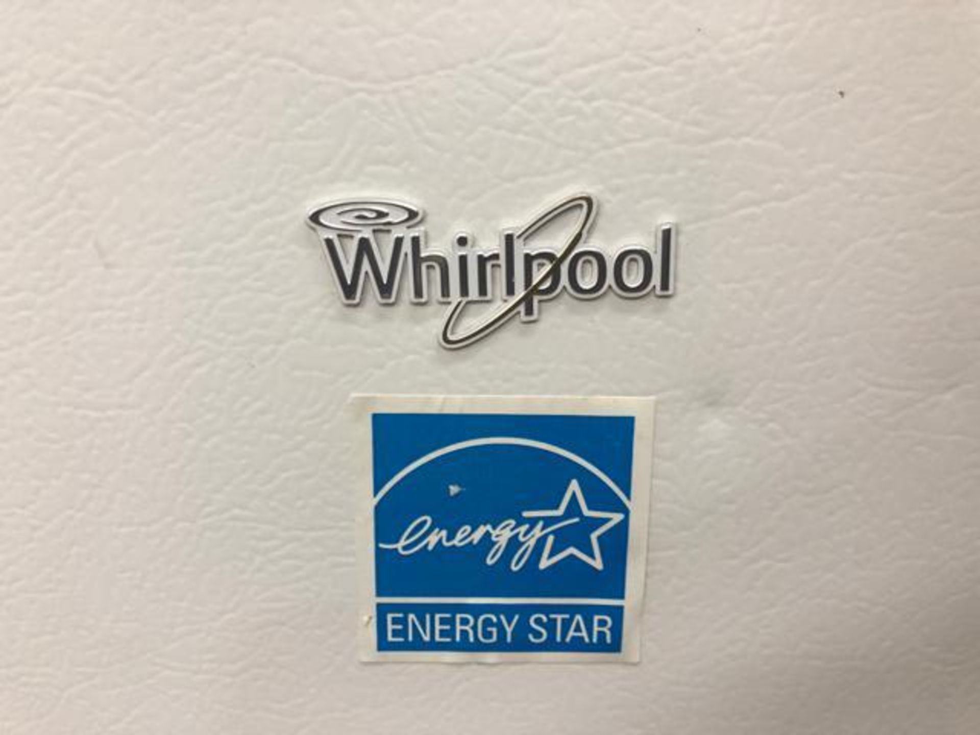 Whirlpool Model: EH185FXTQ01 Horizontal Chest Freezer S/N: U30901357 (2013) 34"x 27"x 35". - Image 2 of 4