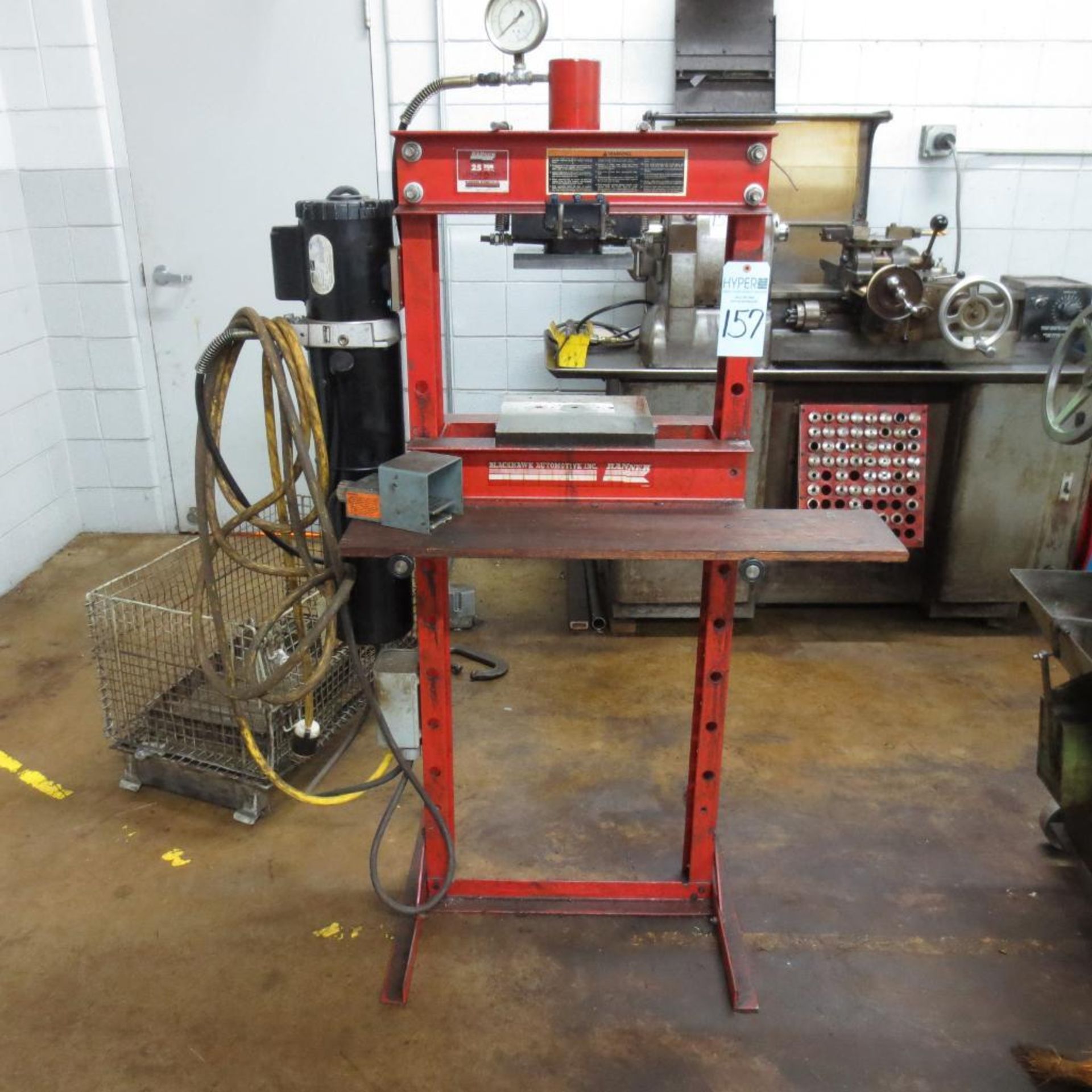 Banner 25 Ton Model 67621 Powered Hydraulic H Frame Press, Adjustable Bed *RIGGING $50*