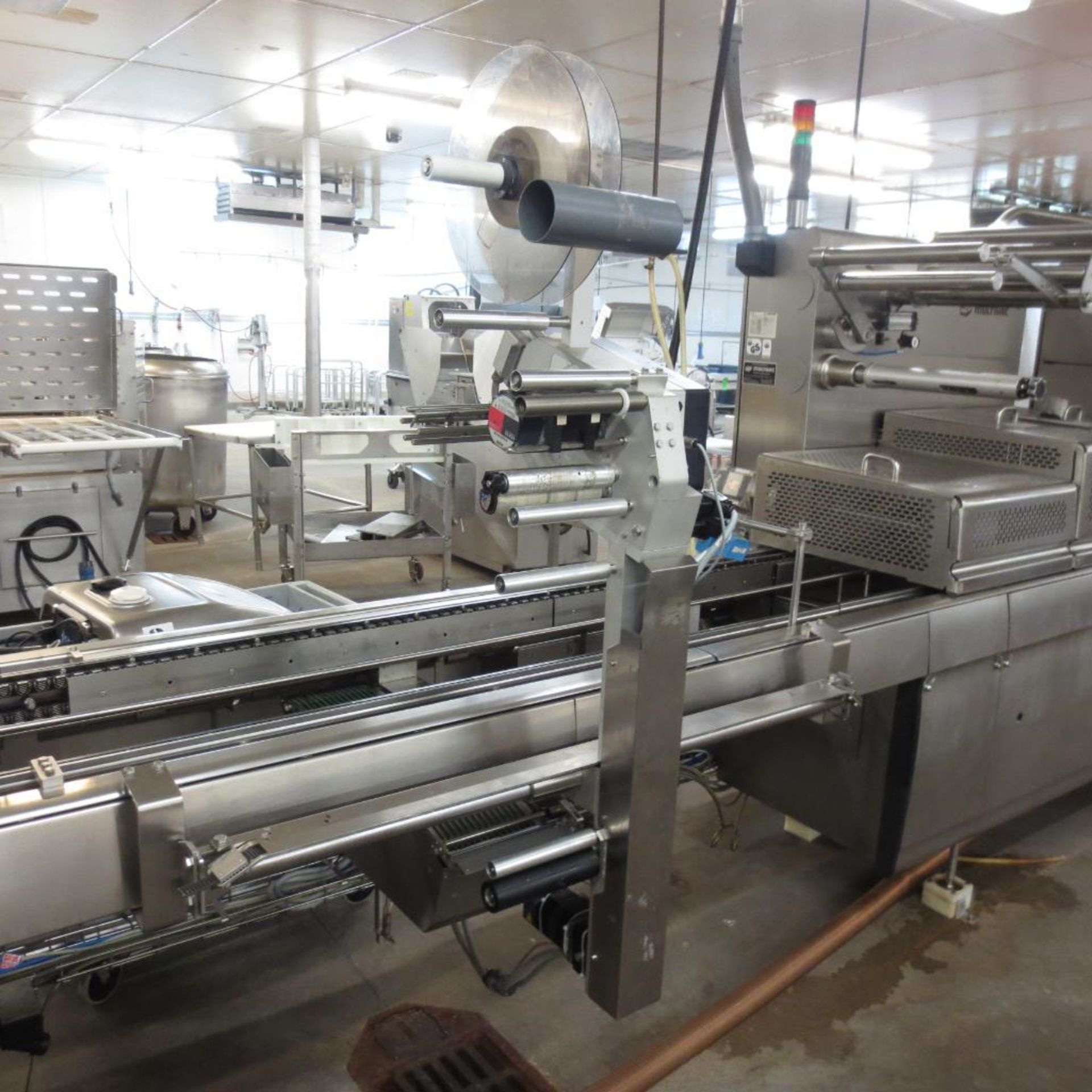 Multivac R565 Roll Thermo Stock Packaging Line, Year 2012, S/N 162914, Machine Length 16500 mm, Cont - Image 13 of 30