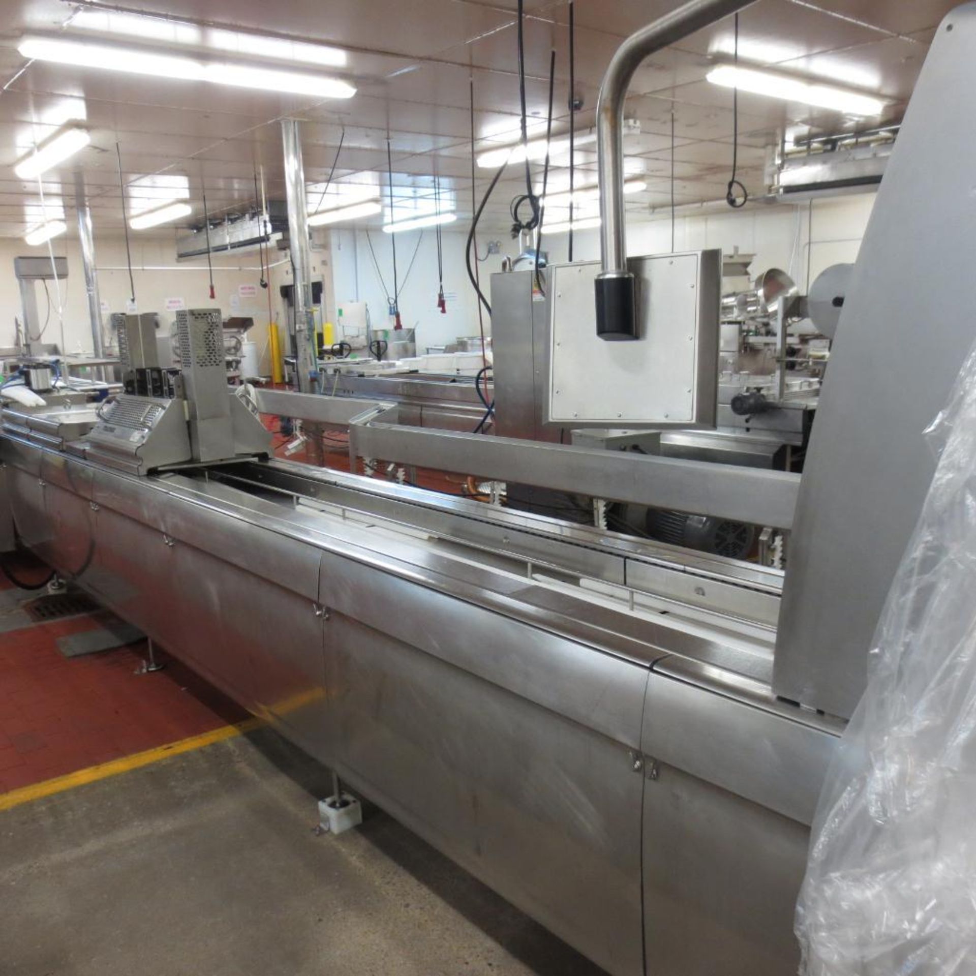 Multivac R565 Roll Thermo Stock Packaging Line, Year 2012, S/N 162914, Machine Length 16500 mm, Cont - Image 27 of 30