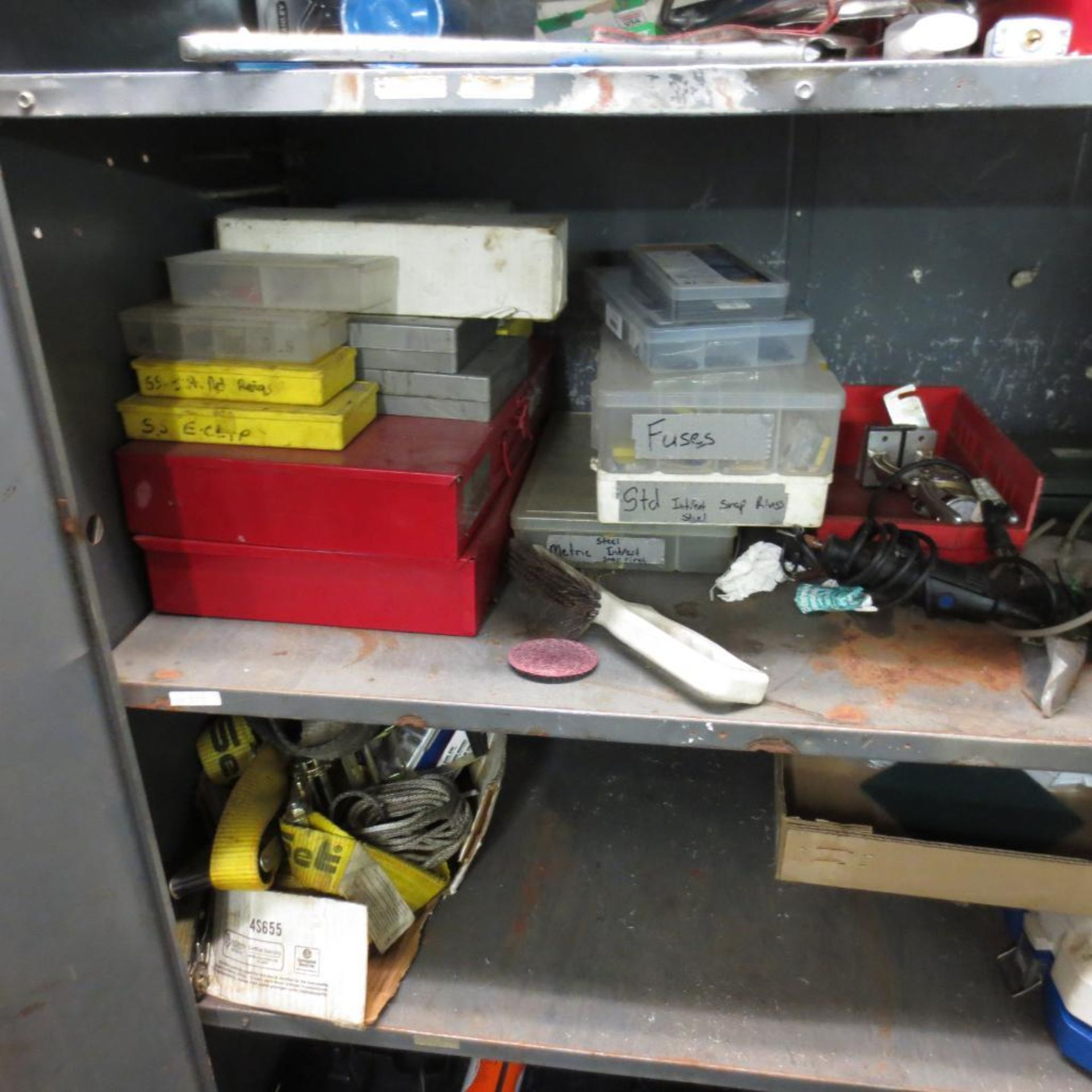 Two Door Cabinet with Contents - Image 4 of 5