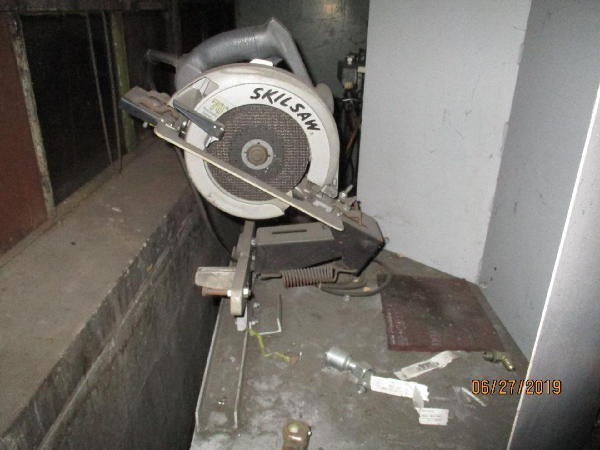 Parker Karry-Krimp Crimper M/N 82C-080 With Table & Skill Saw, Located at 800 West Broadway St. Thre - Image 4 of 5