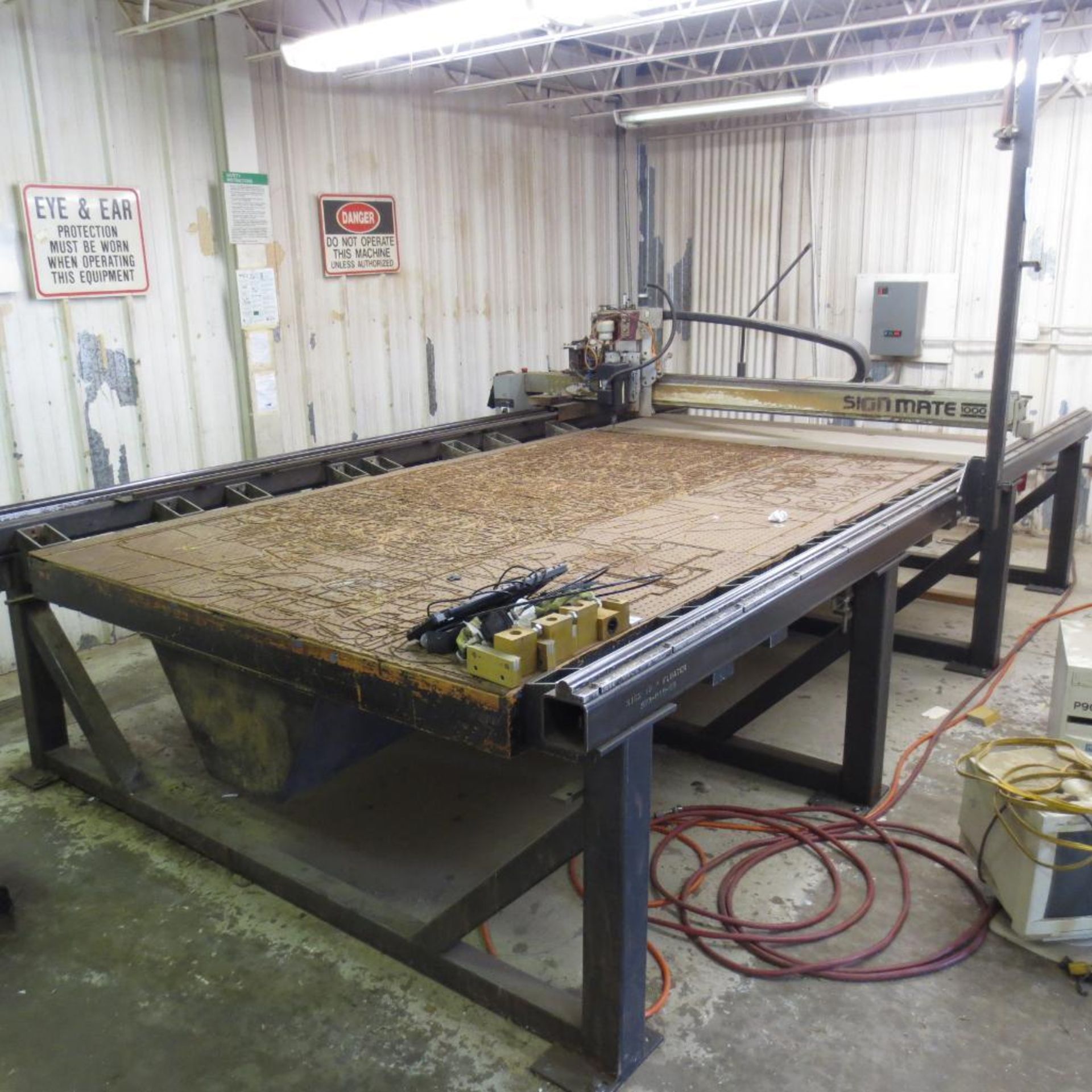 Signmate -1000 Sign Router S/N: 5388 (1988) 150"x77" Table, 120 V, 1 PH