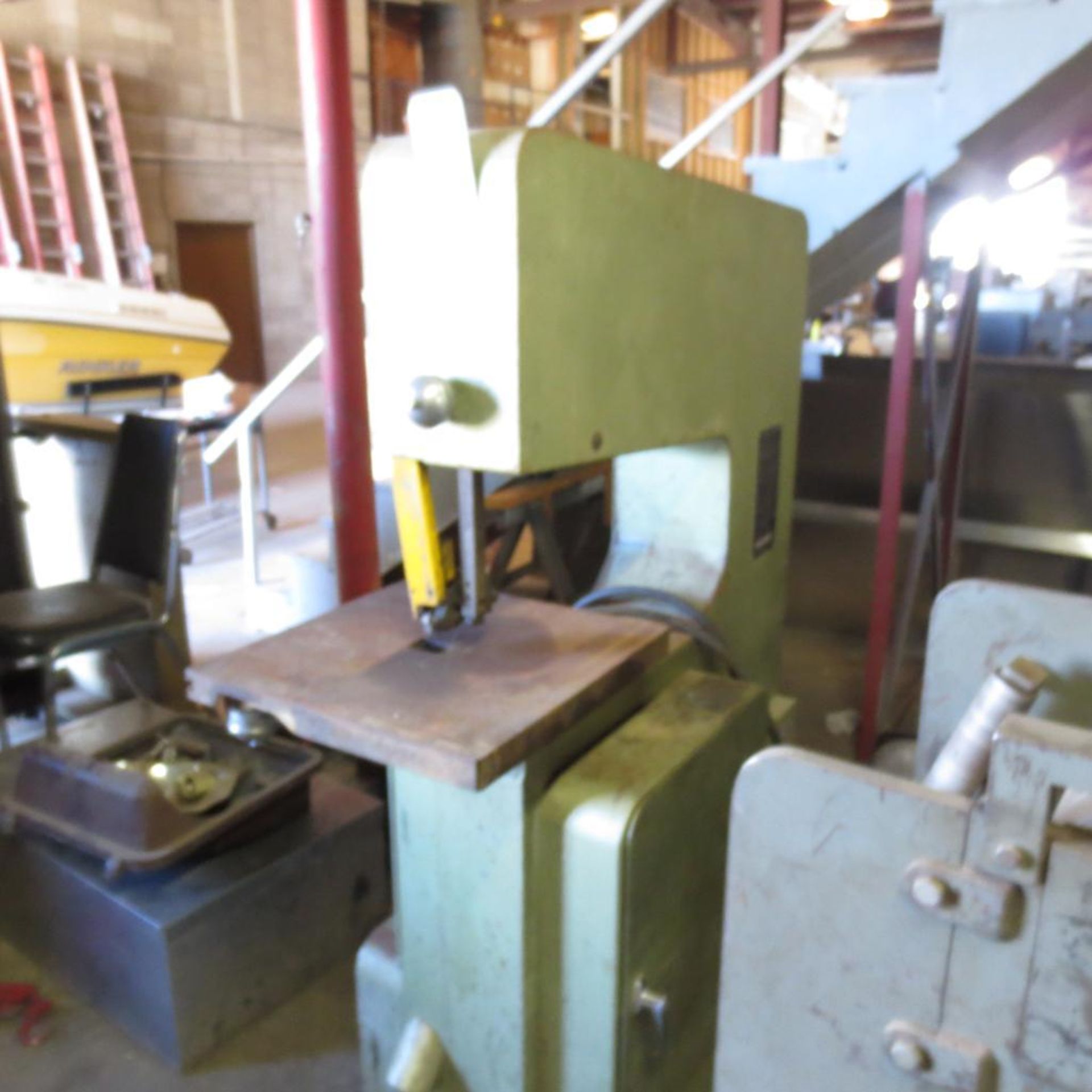Starite 24-T-10 Band Saw, 19" X 19" Table, 24" Throat, 220 V, 3 PH, S/N 98997 - Image 2 of 4