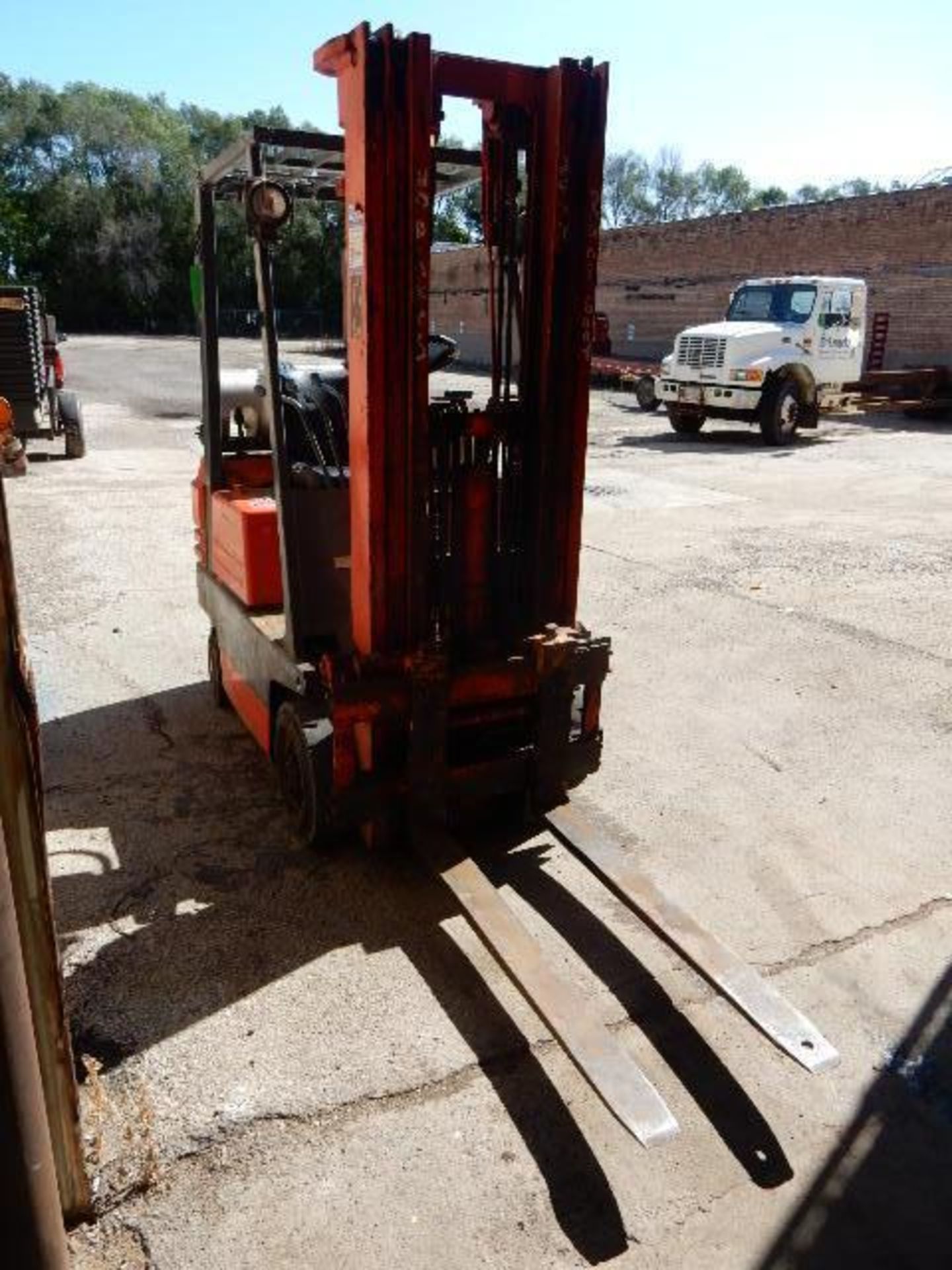 Toyota 4000lb Cap (est) 6FGC15 (est) LP Gas ForkLift Truck S/N: 6F8C15-1356, Triple Mast, Side Shift - Image 3 of 7