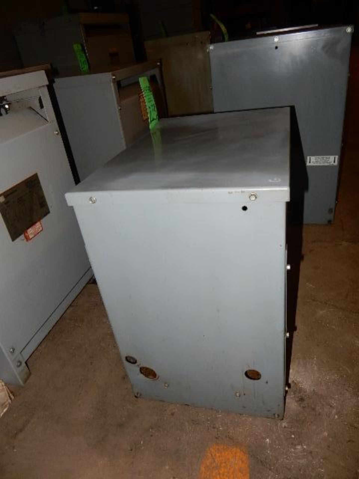 Square D Company Three Phase Insolated Transformer - 30KVA Style 33349-17212-032 CAT #30T3H Class AA - Bild 4 aus 5