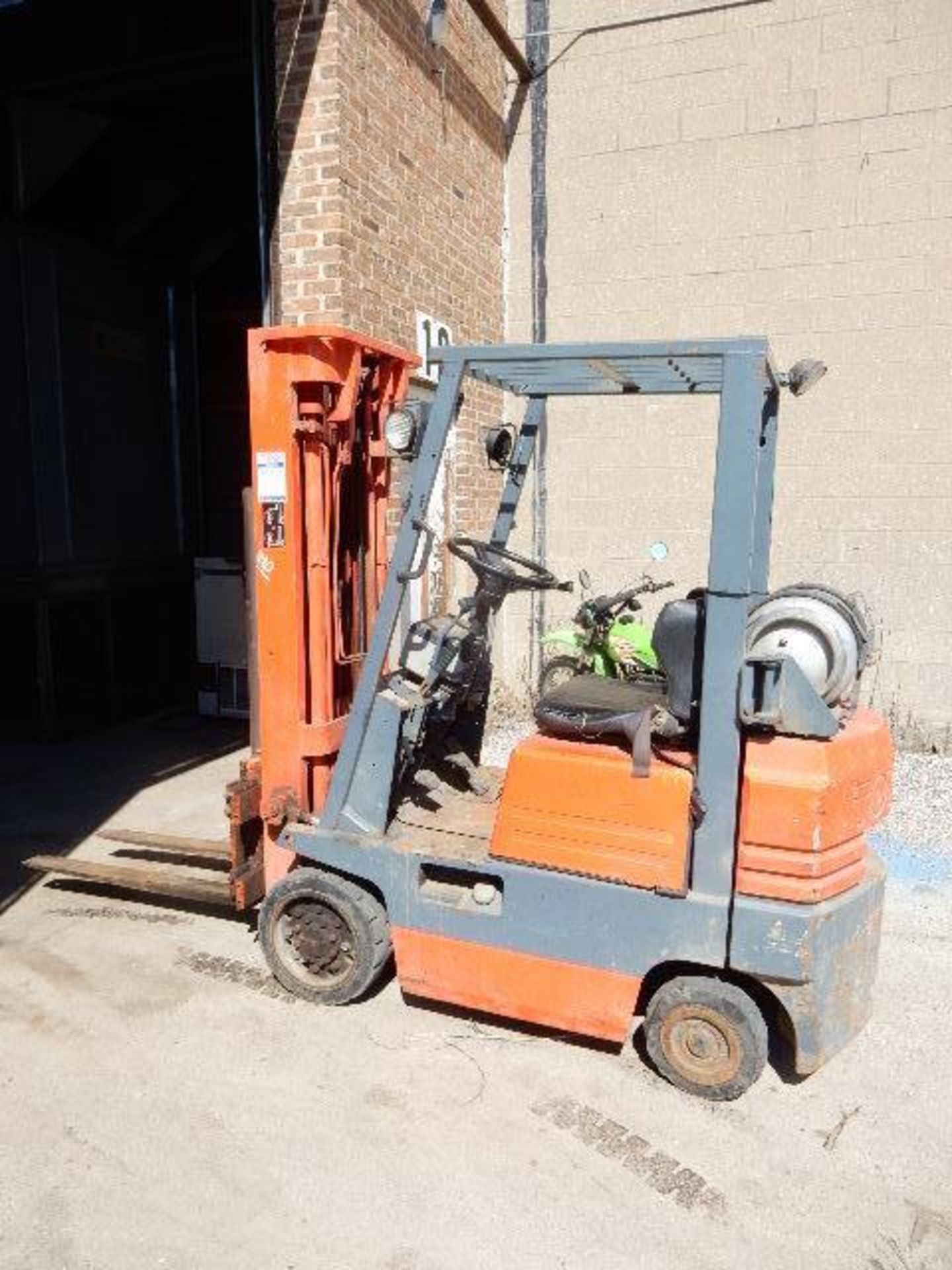 Toyota 4000lb Cap (est) 6FGC15 (est) LP Gas ForkLift Truck S/N: 6F8C15-1356, Triple Mast, Side Shift