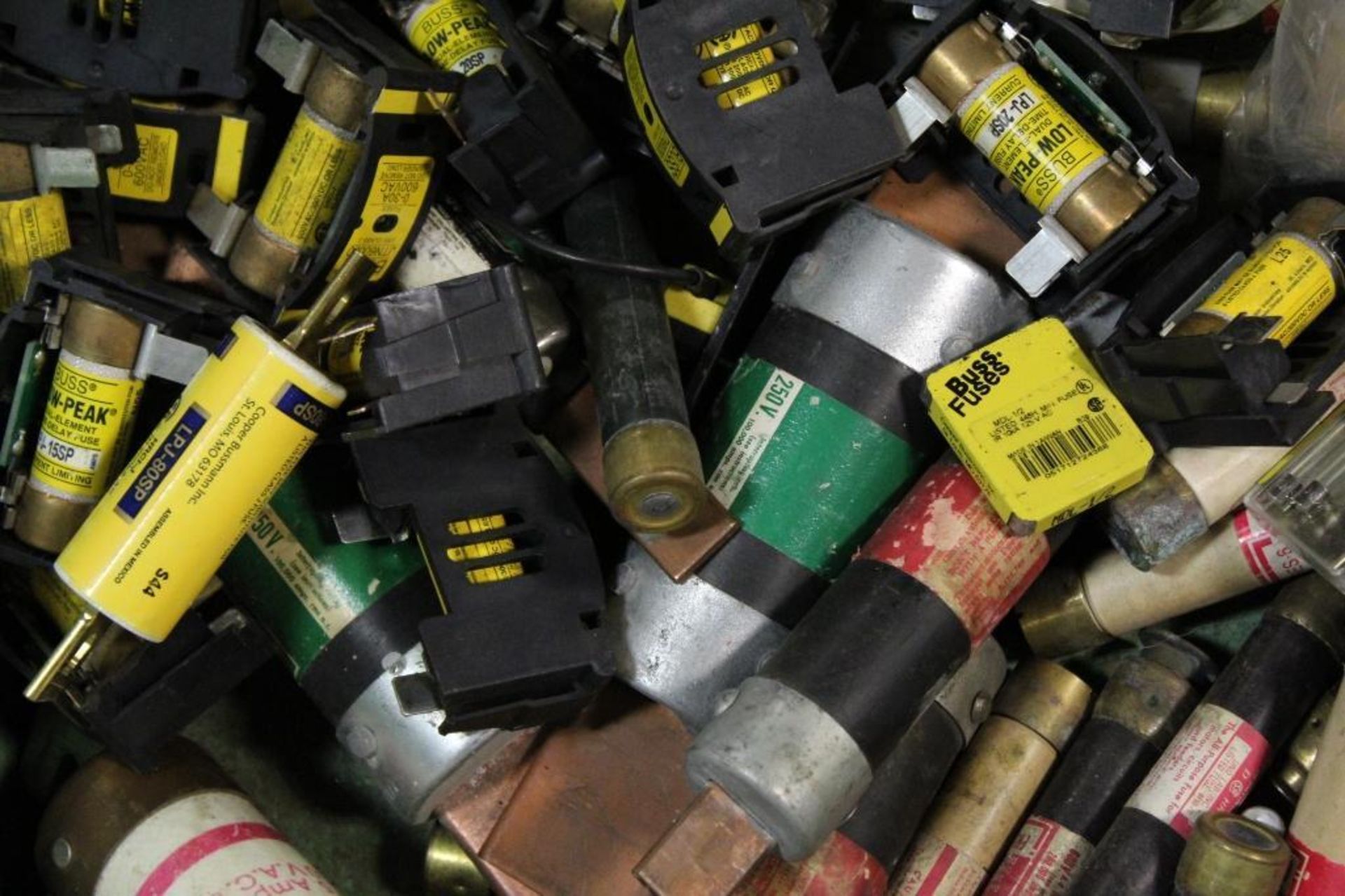 Lot of Bus Fuses - Image 2 of 2