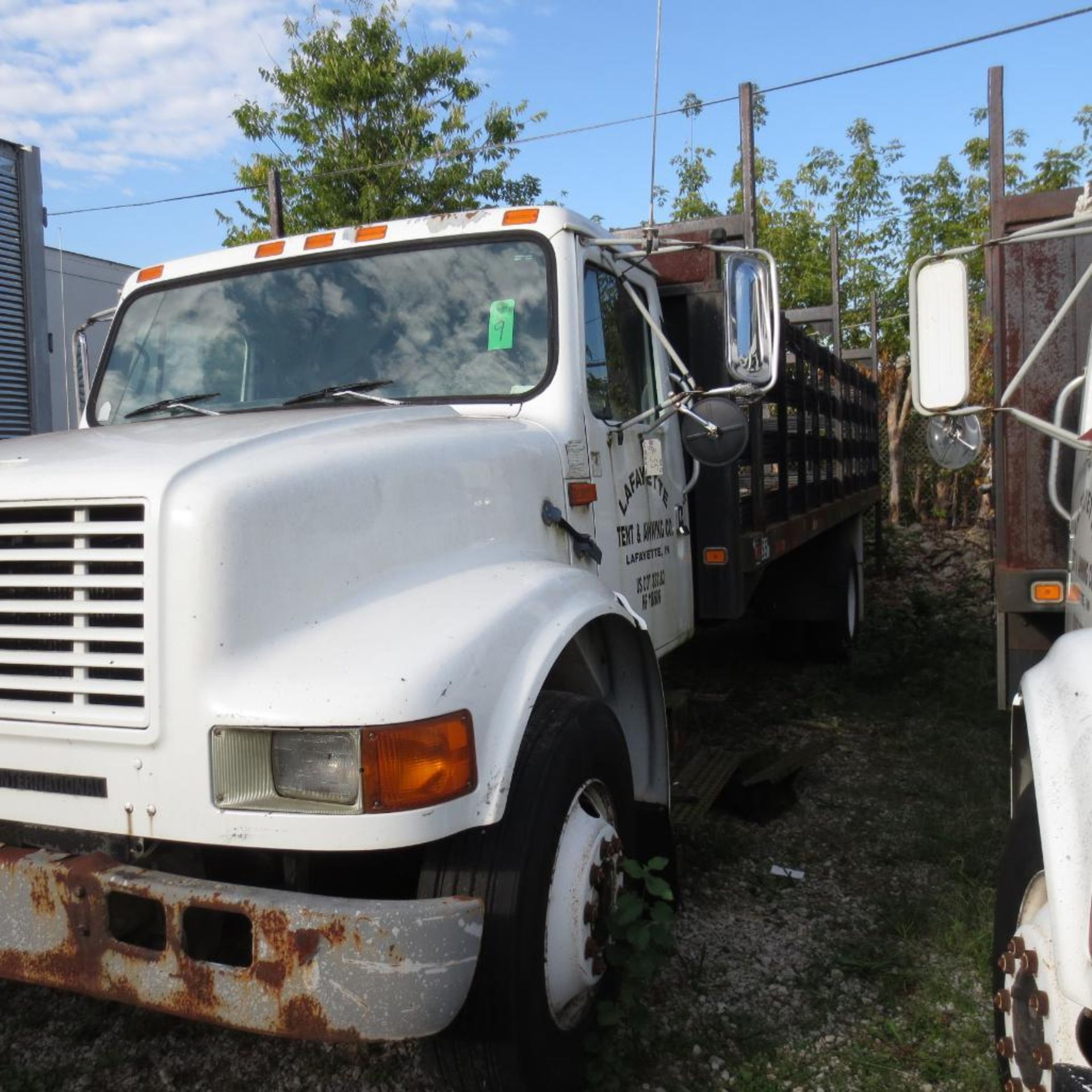 International 22Ft. 4700 S/A Stakebed Truck Vin 1HTSCPEM2PH526553 (1993) 5.9L Diesel, 6 Speed, 388,0 - Bild 2 aus 15