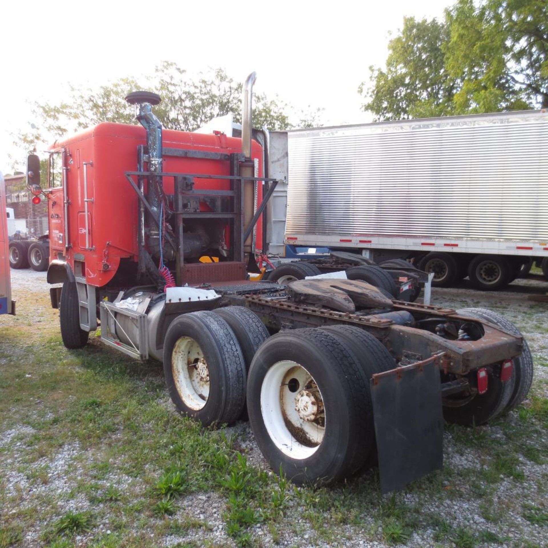 Freightliner Sleeper Truck Tractor T/A Vin 1FUPTCYBXJP333062 (1988), 14.0 L Diesel, 6X4, 758,488 Mil - Image 3 of 15