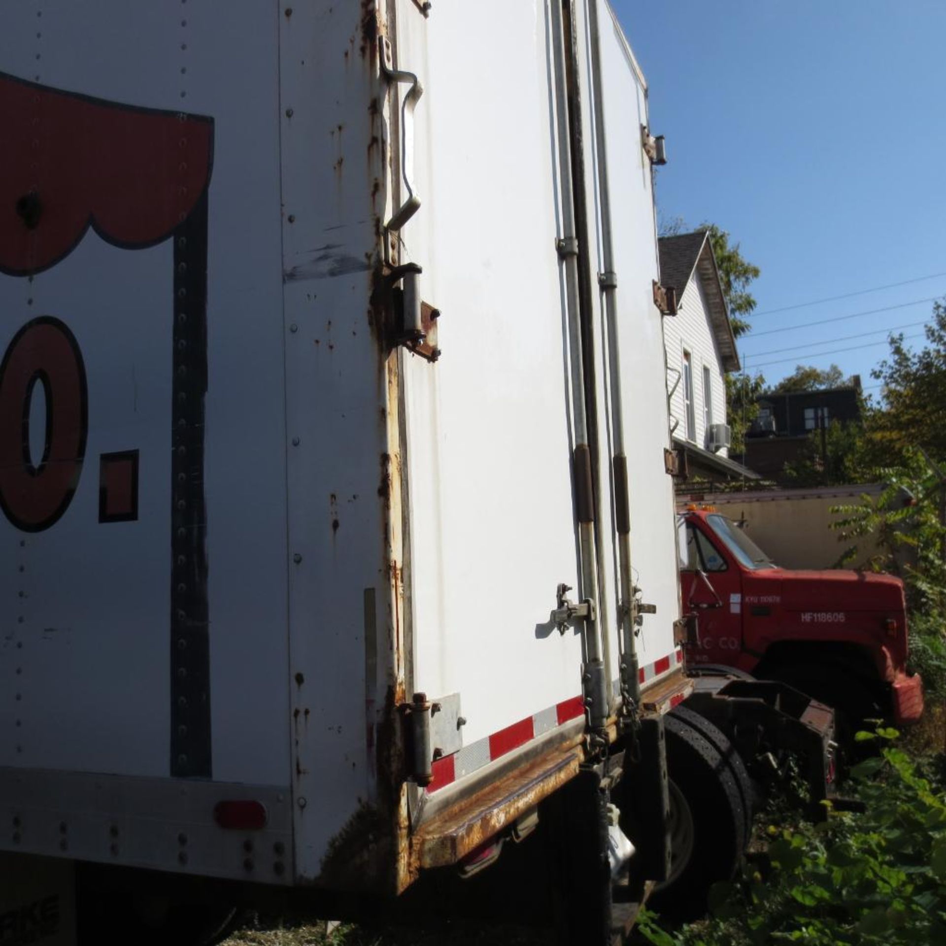 International 24Ft. 4900 S/A Box Truck Vin 1HTSHAAR1TH276099 (1996) 6 Speed, Side Door and Double Ba - Image 5 of 13