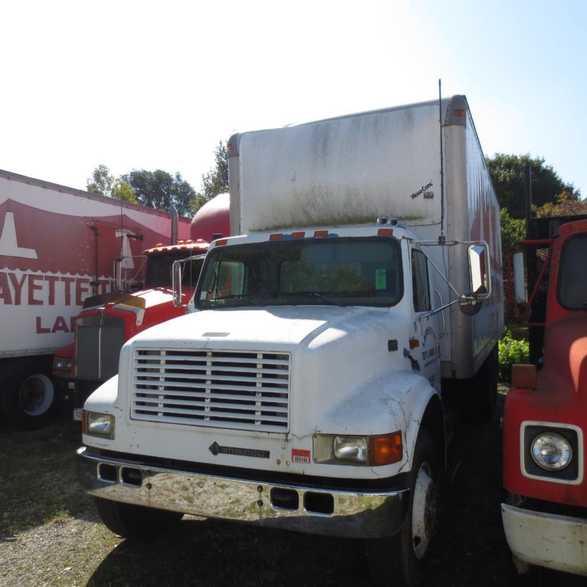 International 24Ft. 4900 S/A Box Truck Vin 1HTSHAAR1TH276099 (1996) 6 Speed, Side Door and Double Ba