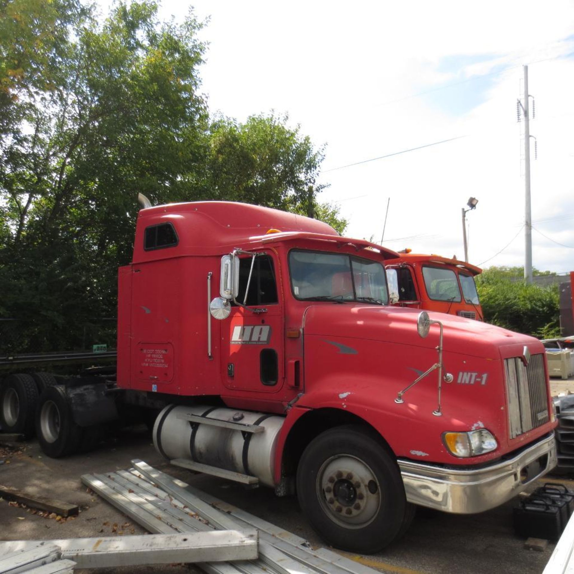 International 9400 Sleeper Truck Tractor Vin 2HSFHAMR5WC052234 (1998) 12.7L Diesel, 6X4, 779,790 Mil - Bild 7 aus 7