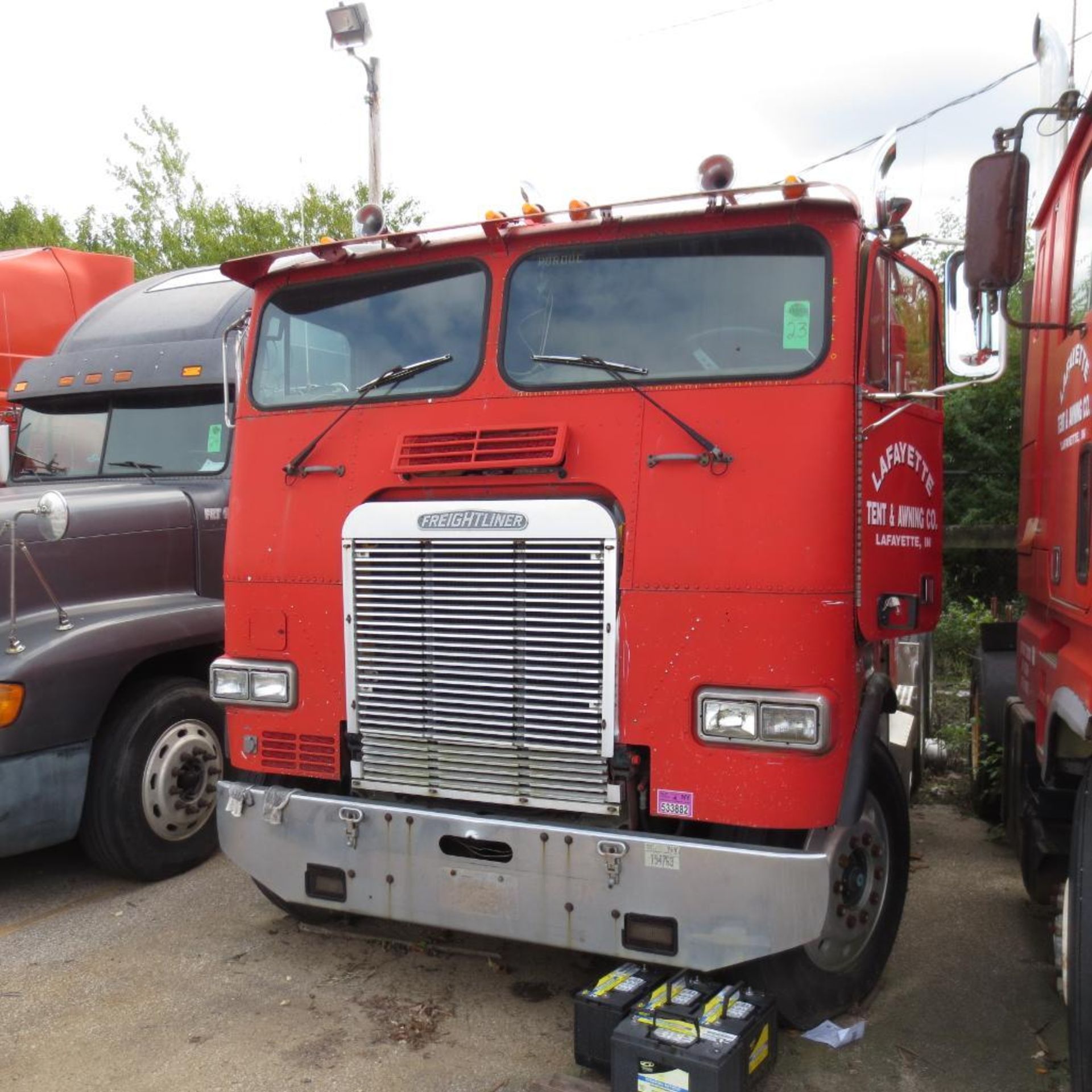 Freightliner Truck Tractor S/A Vin 1FUEYSYB8FH263680 (1985) 14.6L Diesel, Flat Nose, 107,047 Miles S