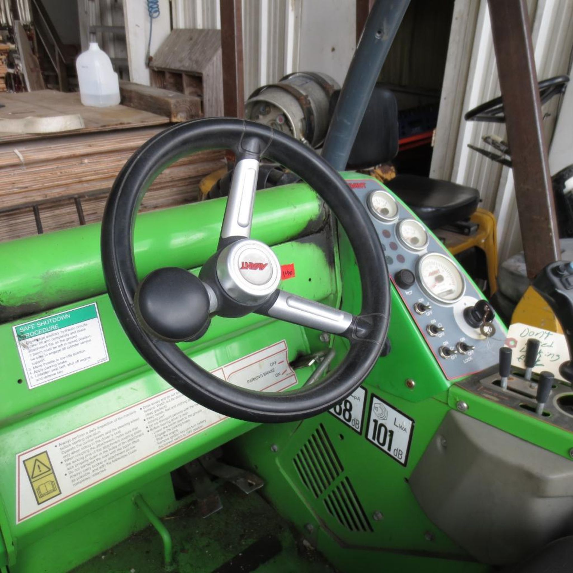 Avant 745 Wheel Loader S/N: 713511347 (2013) Q/C Forks, Aux. hyd., Canopy, Kubota 4 Cyl., 26x12.00-1 - Image 6 of 14