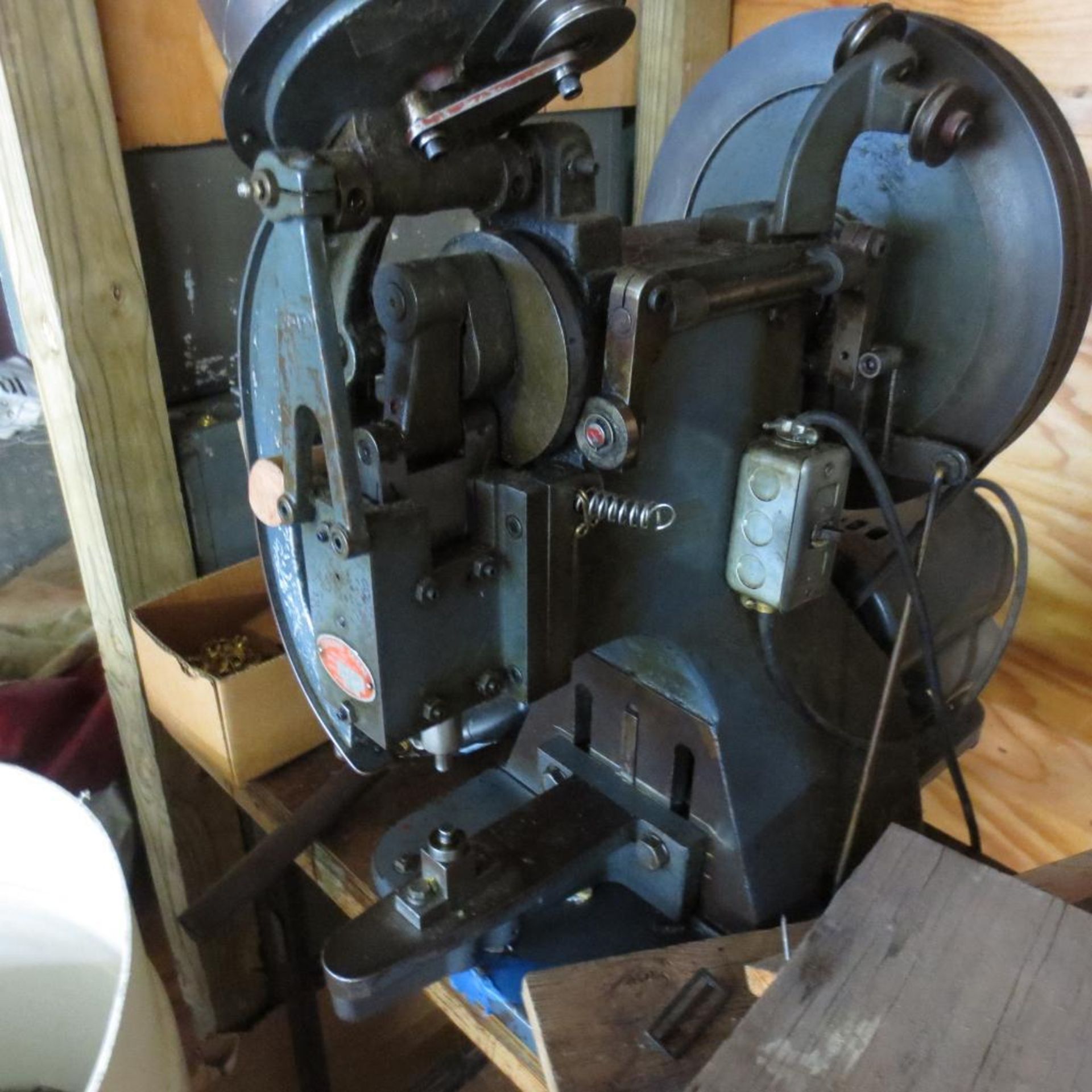 Edward Segal Model G.29.NR Grommet Machine, S/N 1897 145 RPM ( Loc. 125 South 5th Street ) - Image 2 of 3