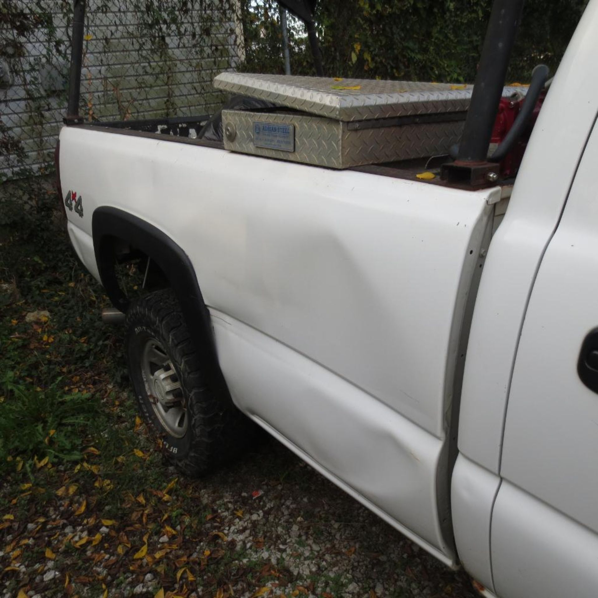 Chevrolet 3500 Silverado Crew Cab 4X4 Pickup Truck Vin 1GCHK33D76F171282 (2006), Duramax V8, Allison - Image 3 of 11