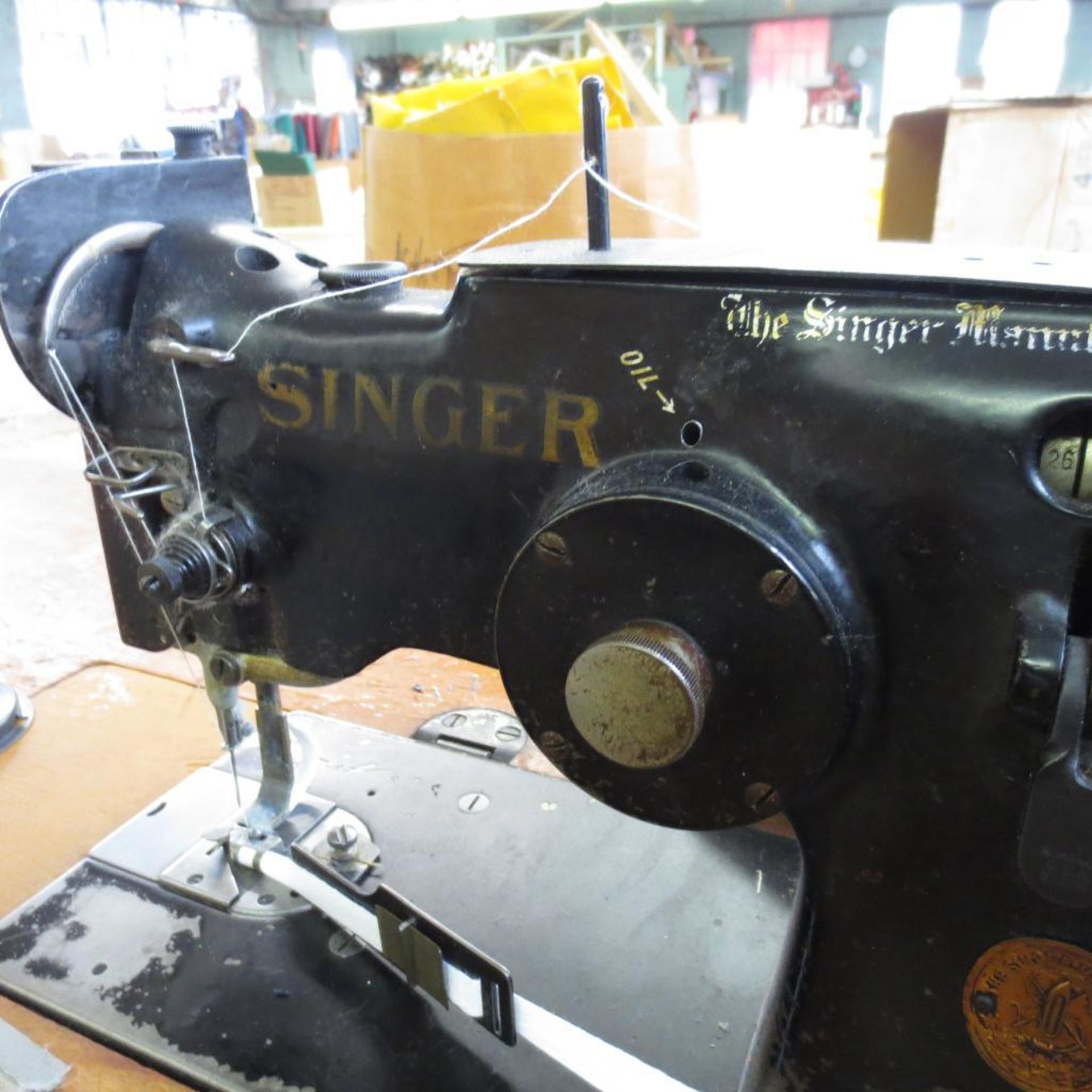 Singer 143W2 Seaming Machine ( Loc. 125 South 5th Street ) - Bild 3 aus 3