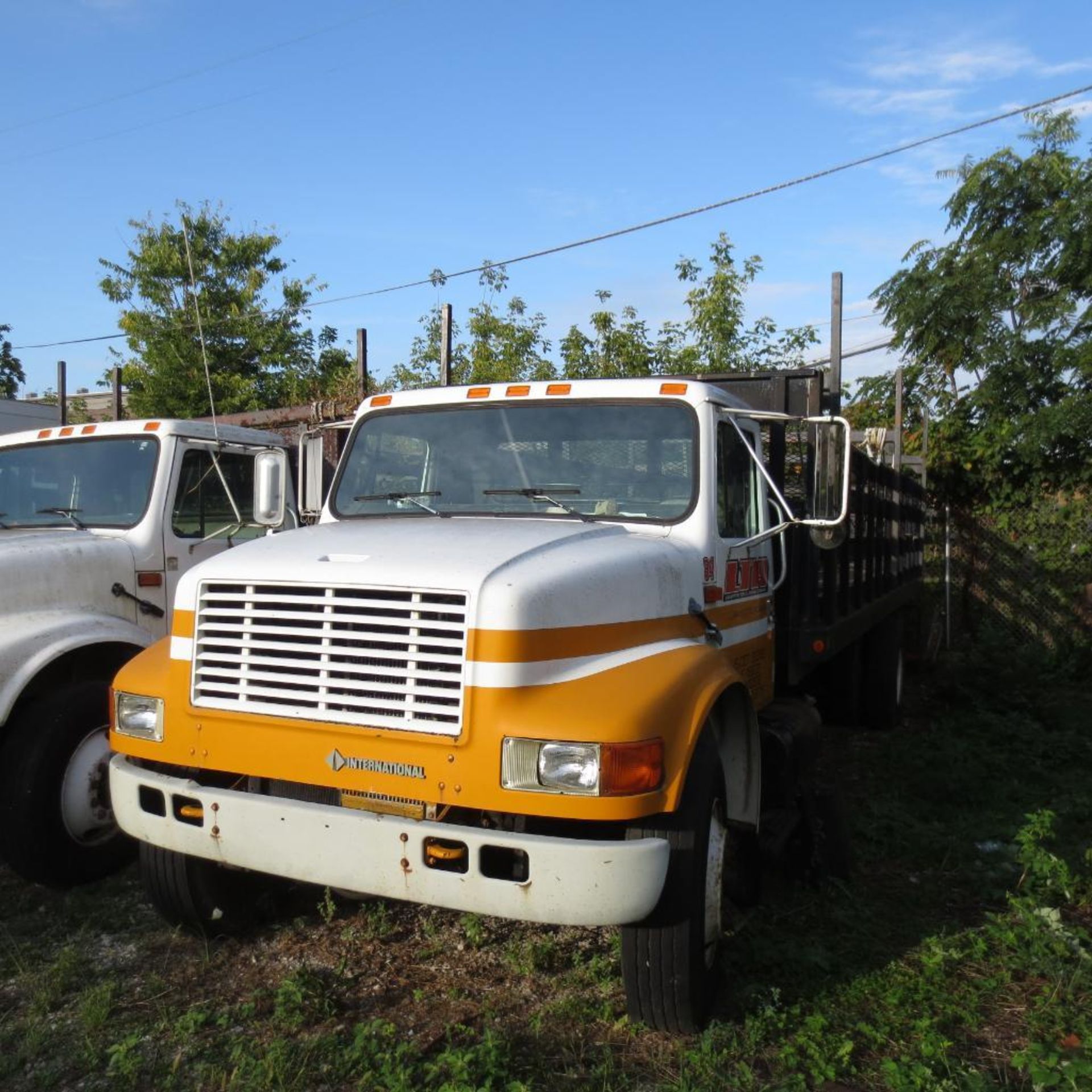 International 24Ft. 4900 S/A Stakebed Truck Vin 1HTSDPNP1PH508276 (1993) 7.6L Diesel, 6 Speed, 239,0