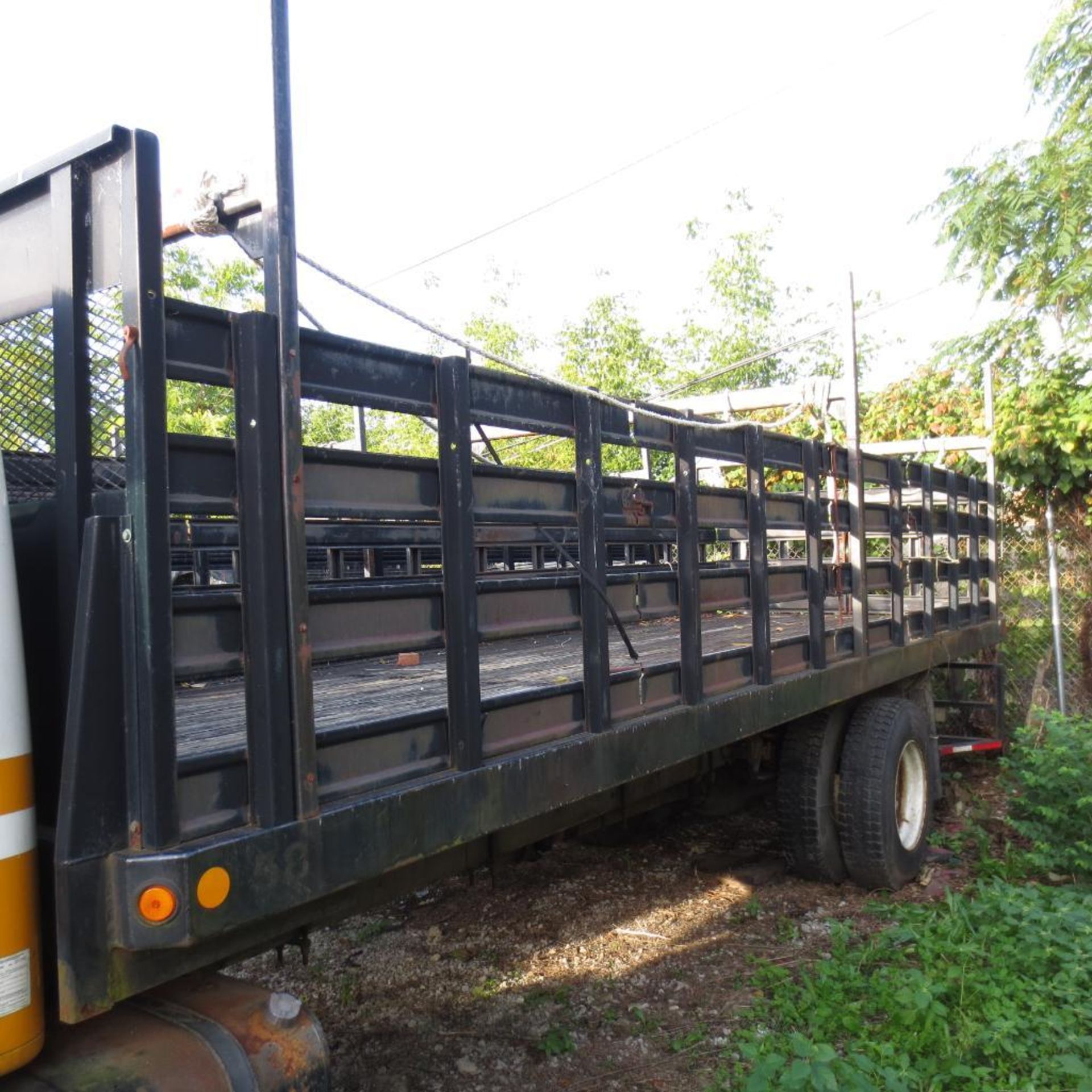 International 24Ft. 4900 S/A Stakebed Truck Vin 1HTSDPNP1PH508276 (1993) 7.6L Diesel, 6 Speed, 239,0 - Image 5 of 10