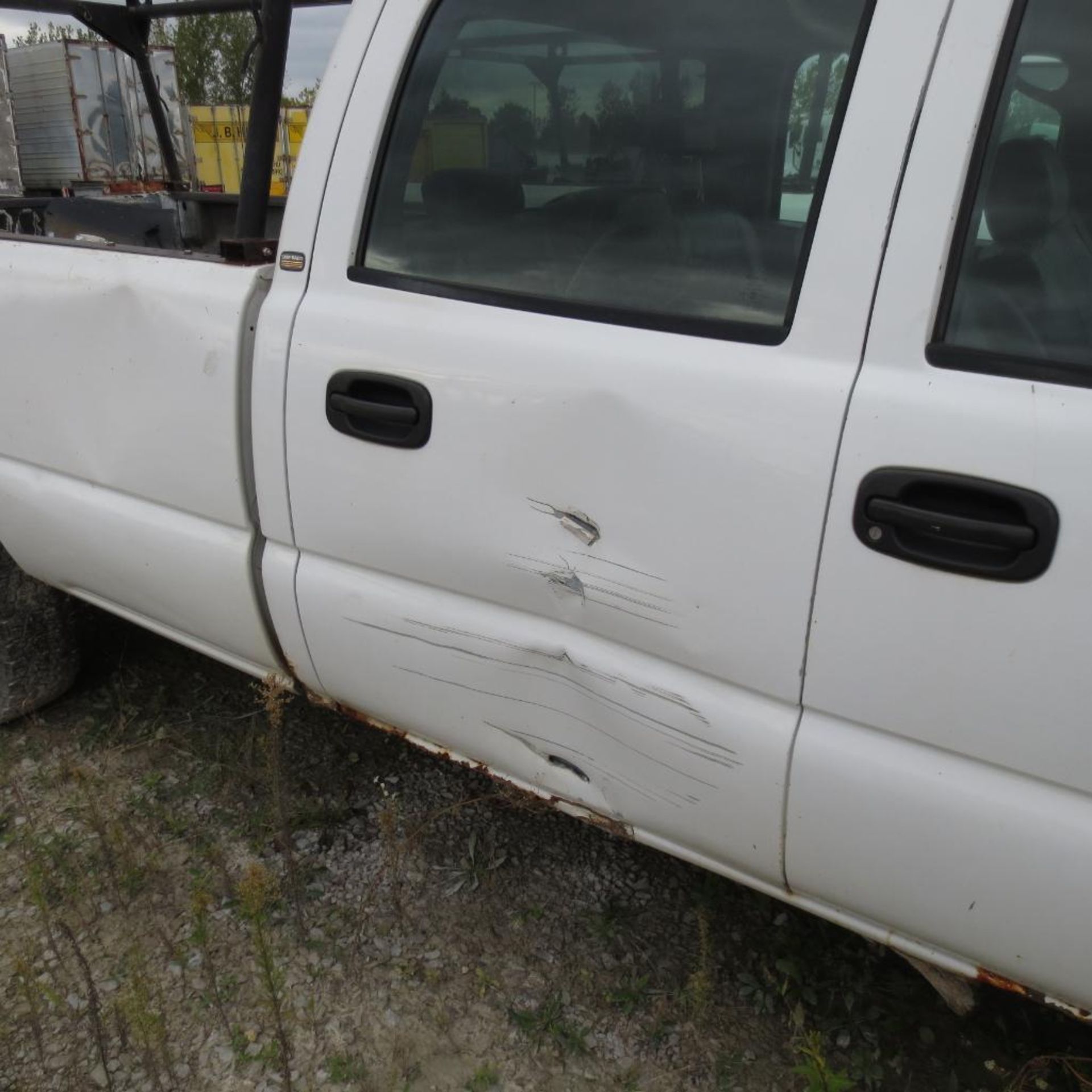 Chevrolet 3500 Silverado Crew Cab 4X4 Pickup Truck Vin 1GCHK33254F238344 (2004) 6.6L Diesel ( Not Ru - Image 3 of 9