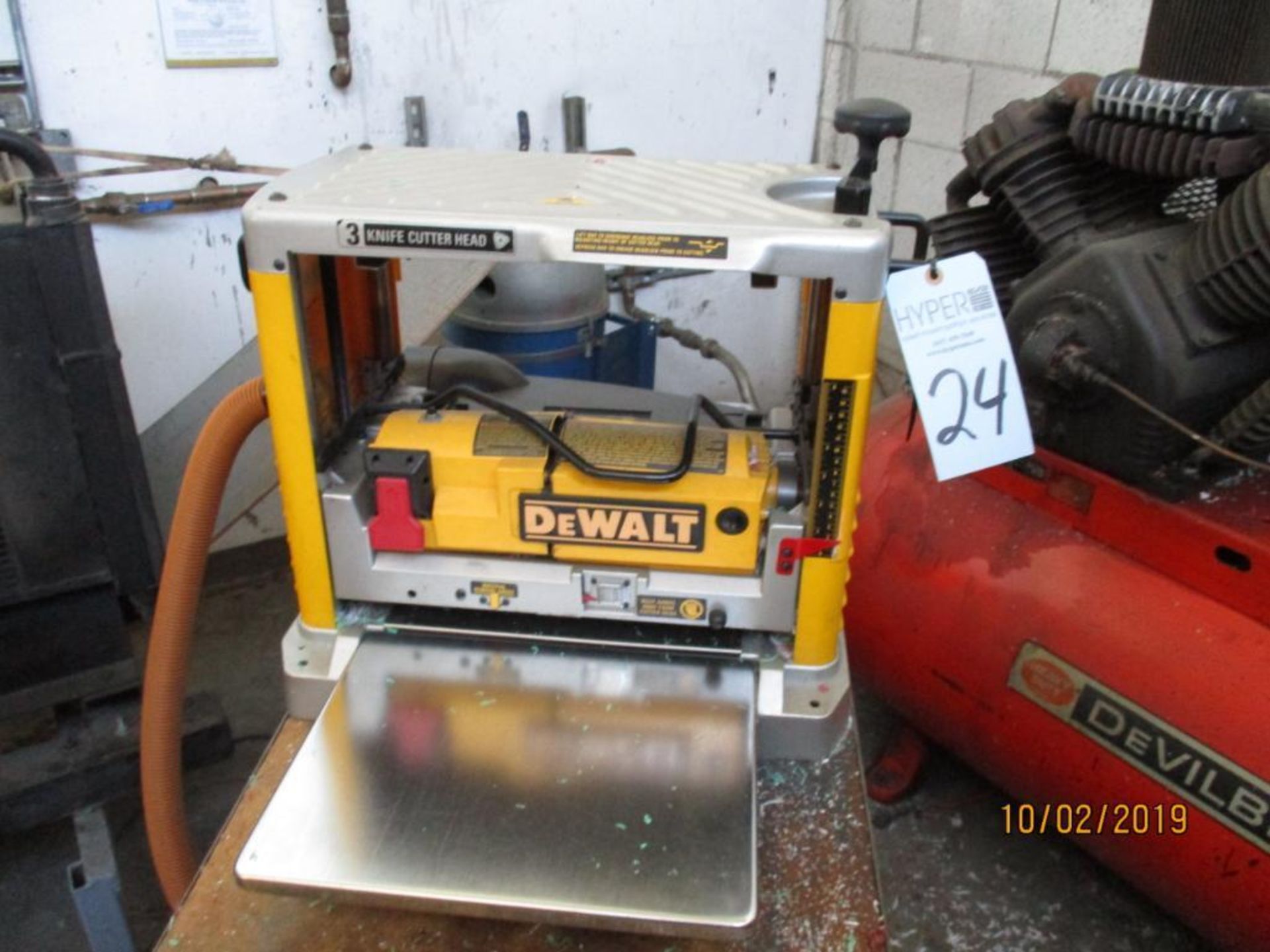 DeWalt 12.5" DW734 Table Top Planer S/N 201001-CT-117485, Dust Collector