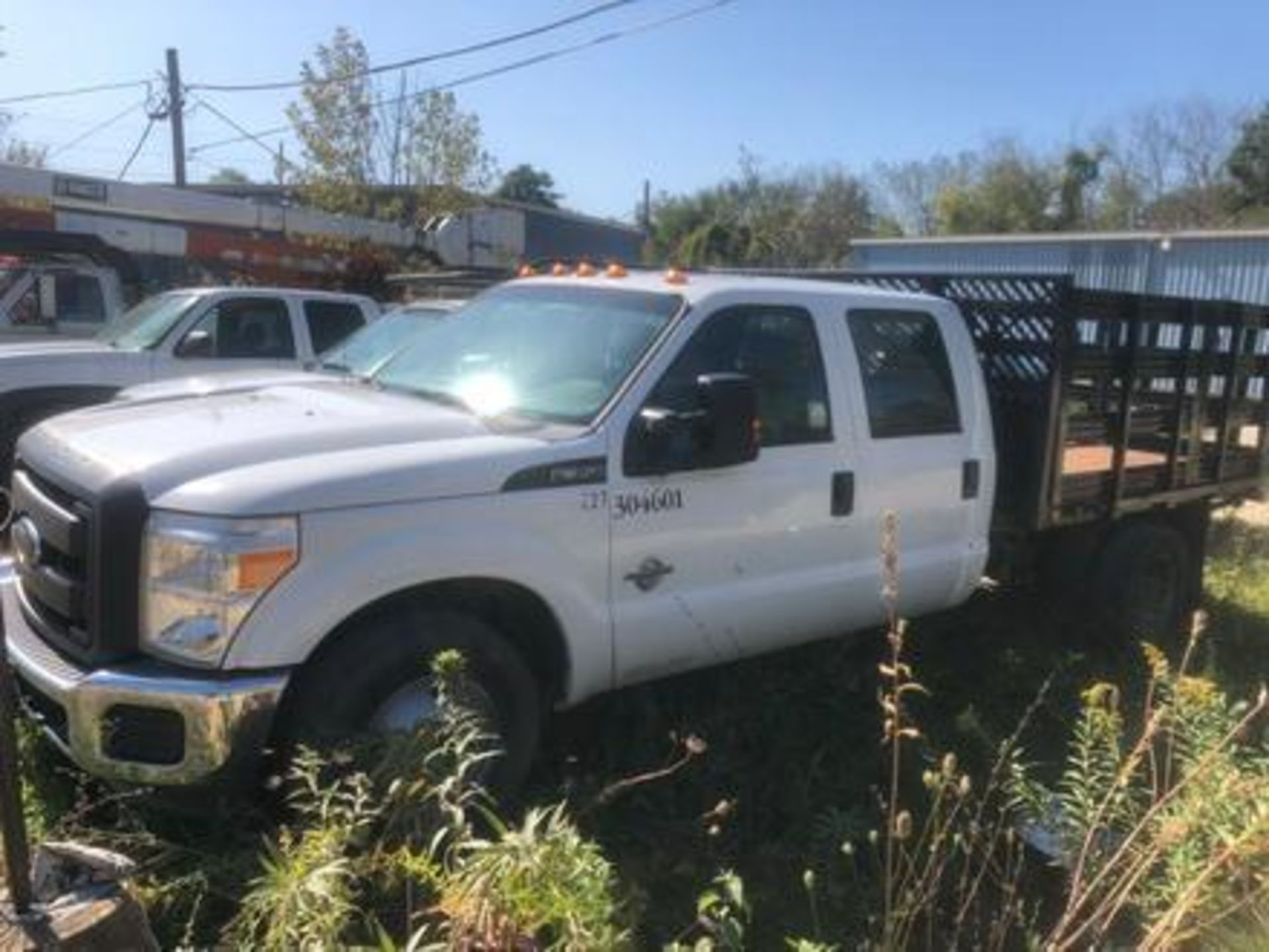 2012 Ford F350 Crew Cab S/A Flatbed Stakebed Truck Vin: 1FD8W3GT7CEC58277 (2012) 130,000 Miles ( Mot