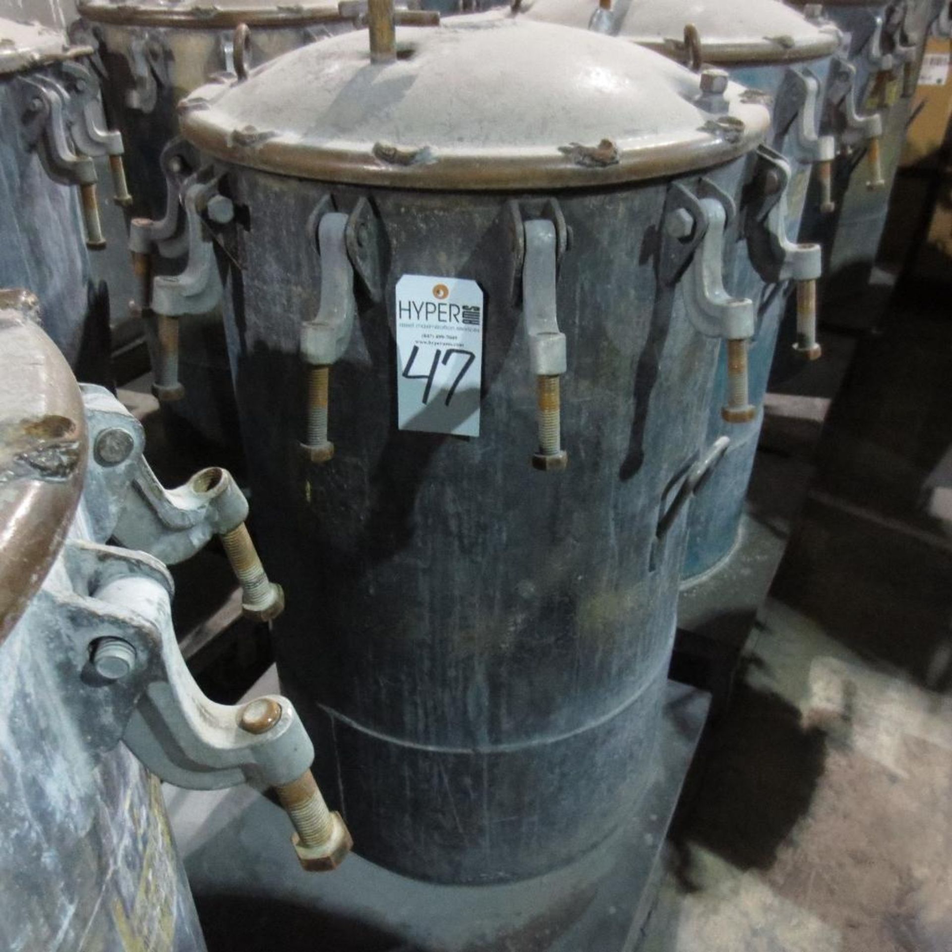 (Est) 40" X 24" Pressure Pot