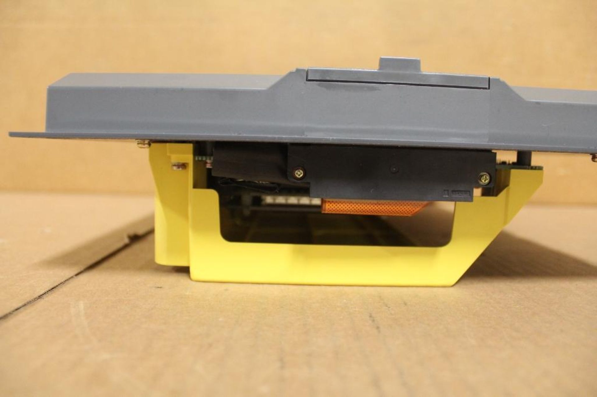 Fanuc A13B-0195-C013 Display Unit Series 180is-IB - Image 4 of 5