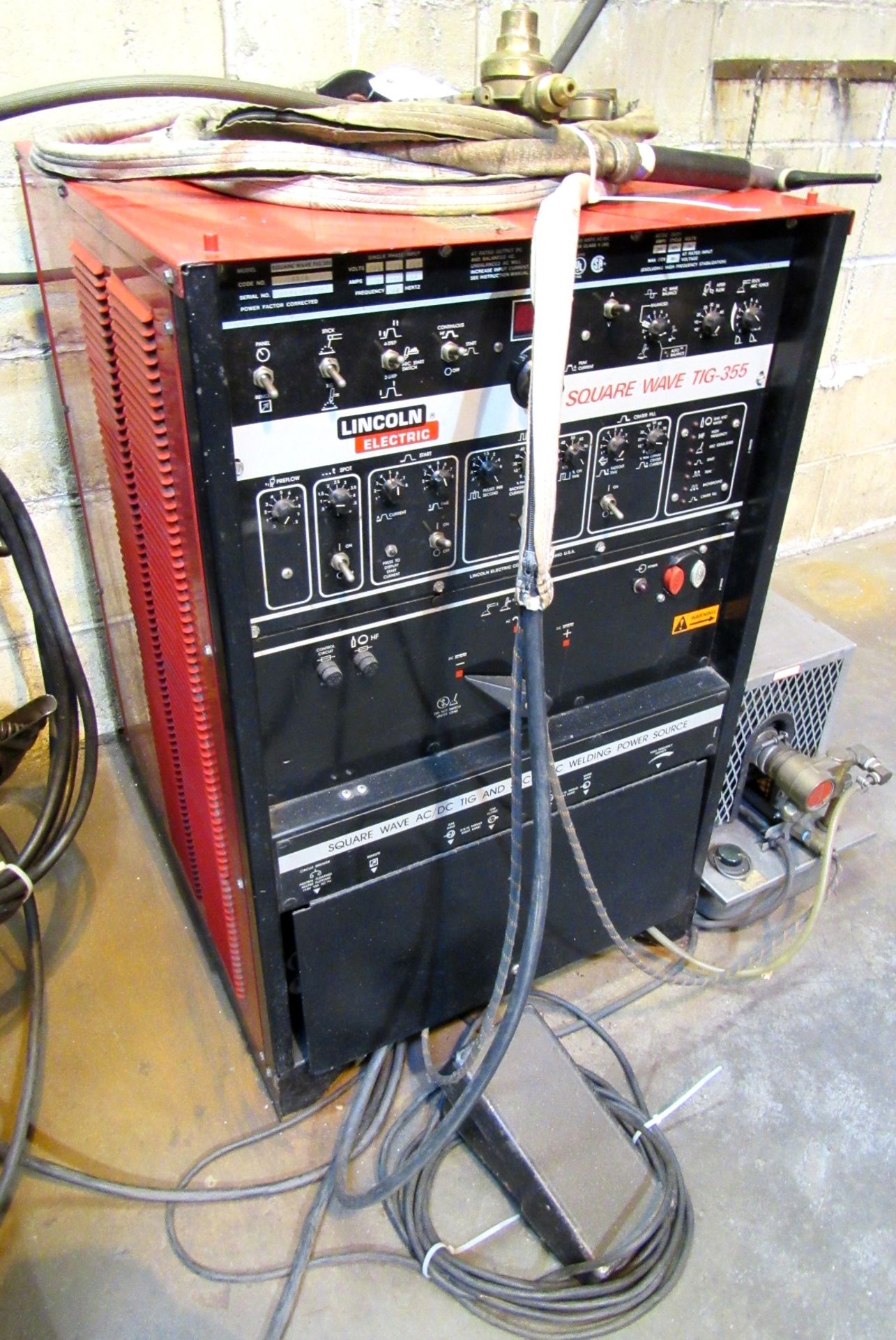 Lincoln Square Wave 355 AC/DC Single Phase TIG & Stick Welder - Image 2 of 5