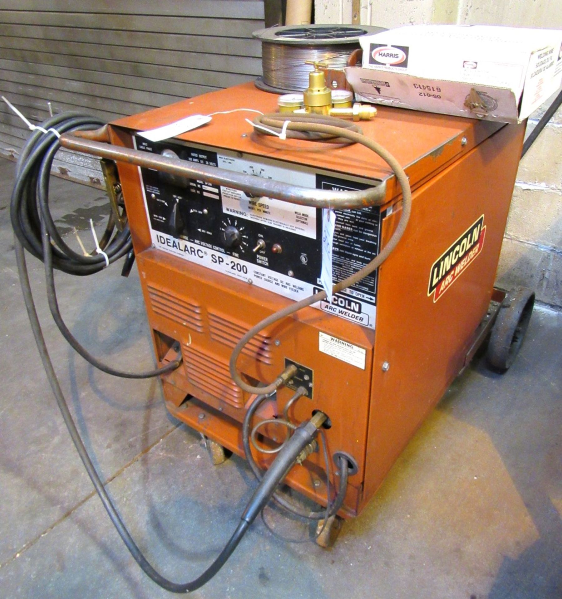 Lincoln Idealarc Mod. SP-200 Constant Voltage Single Phase DC Wire Feed / Stick Welder