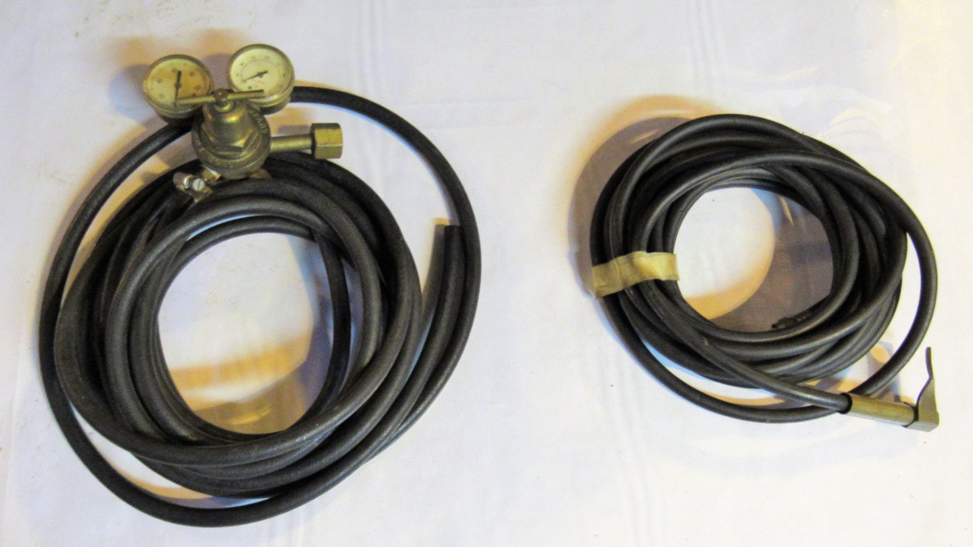 Oxygen Regulator & Ground Wire