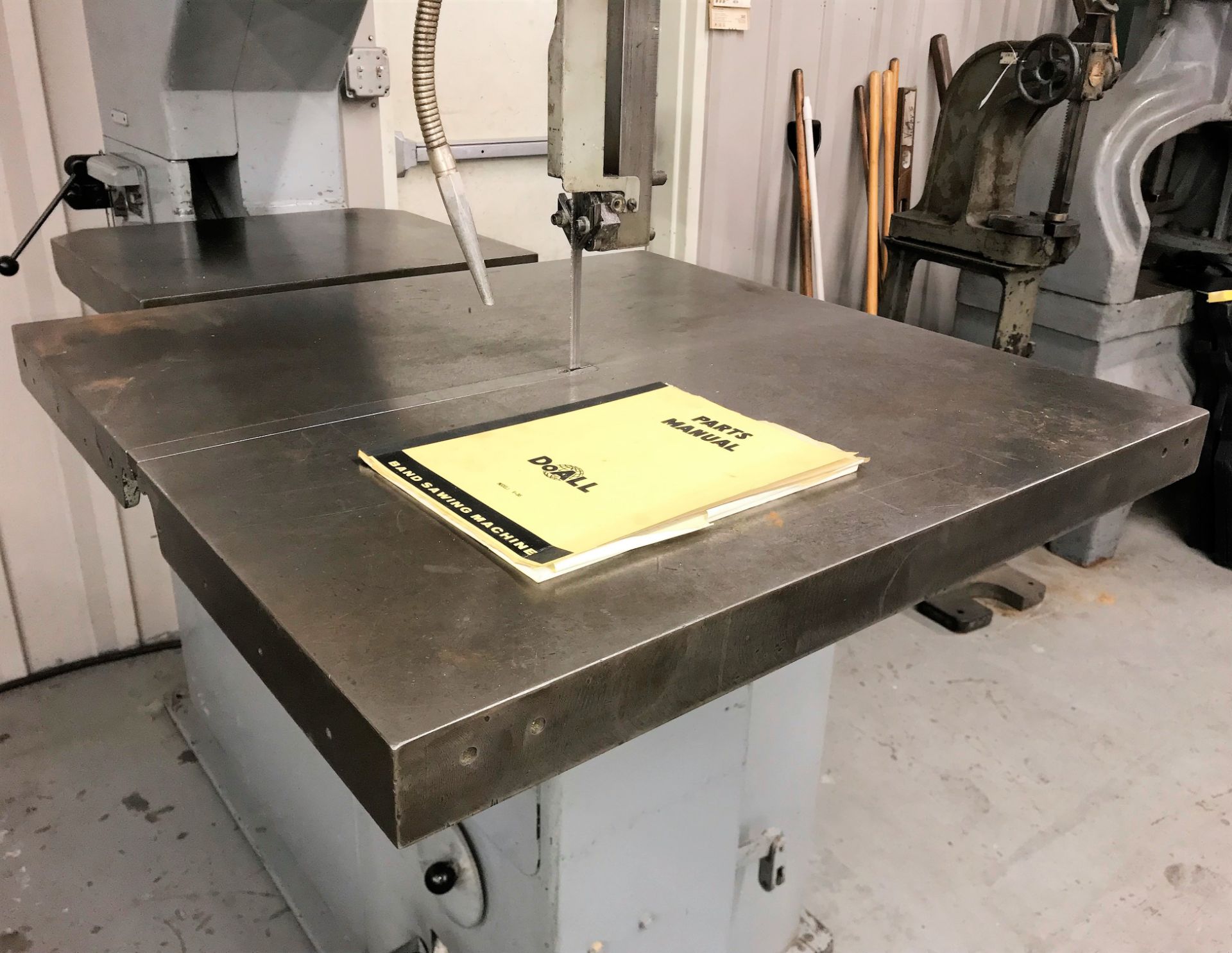 DoAll Mod.3612 36" Vertical Band Saw - Image 3 of 6