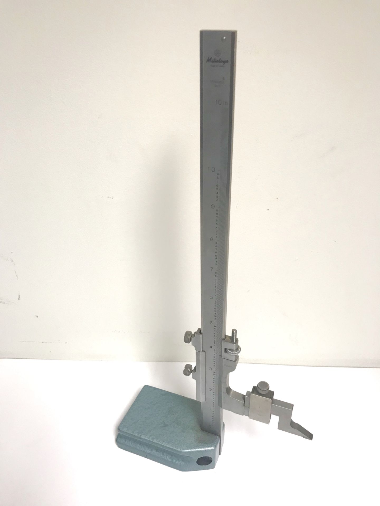 10" Mitutoyo Height Gage