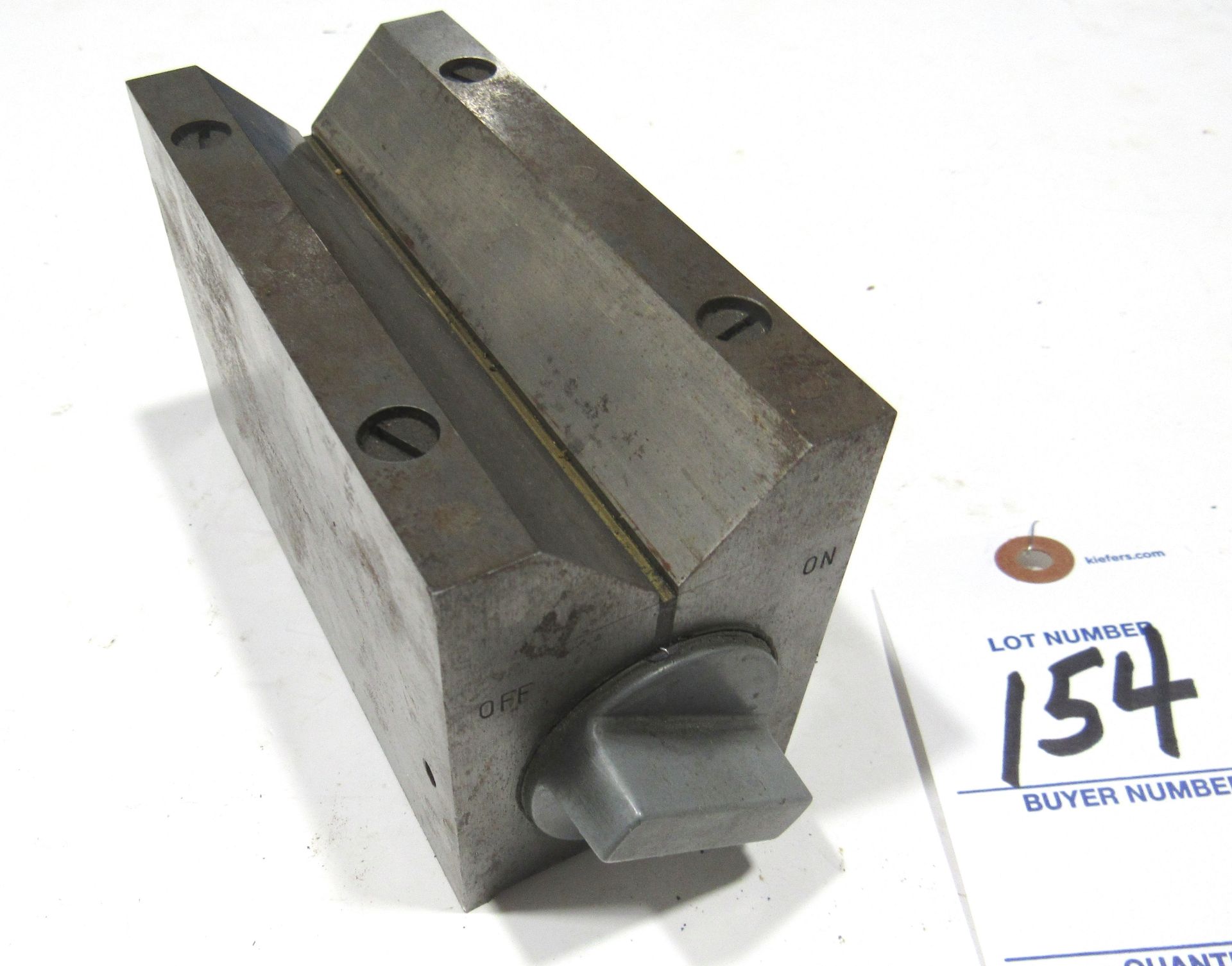 Magnetic V-Block