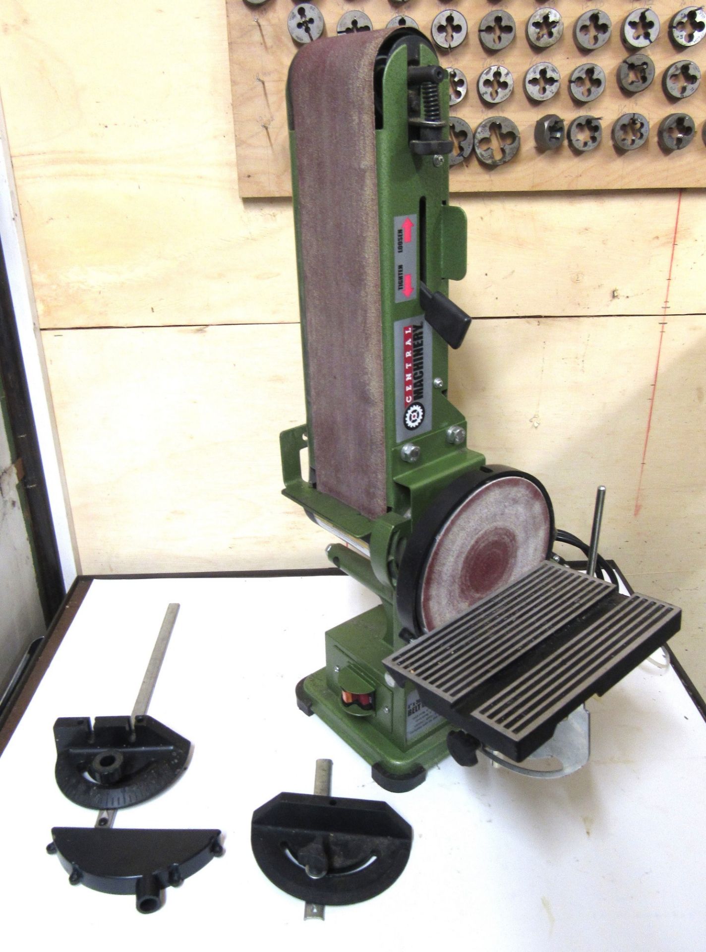 Central Machinery 4" x 36" Belt & 8" Disc Sander