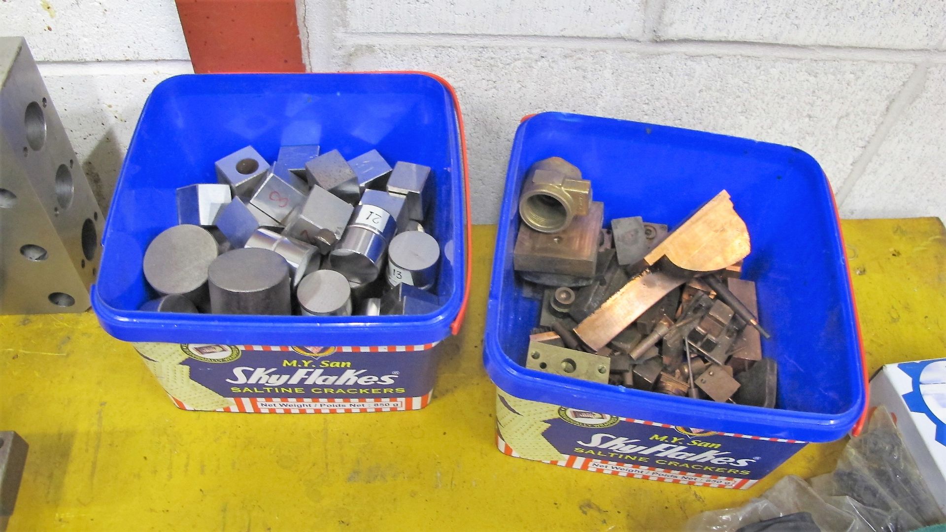 QUANTITY OF SETUP BLOCKS, GAUGE BLOCKS, COPPER BLOCKS ON CART - Image 2 of 3