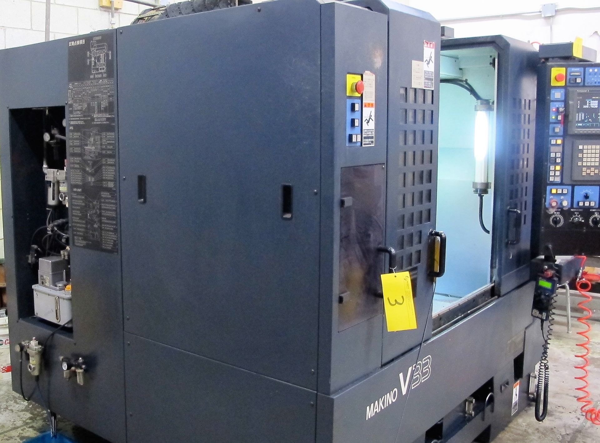 2001 MAKINO V33 HIGH SPEED CNC VERTICAL MACHINING CENTER, PROFESSIONAL 3 CONTROL, 15 ATC, 16" X 30" - Image 6 of 8