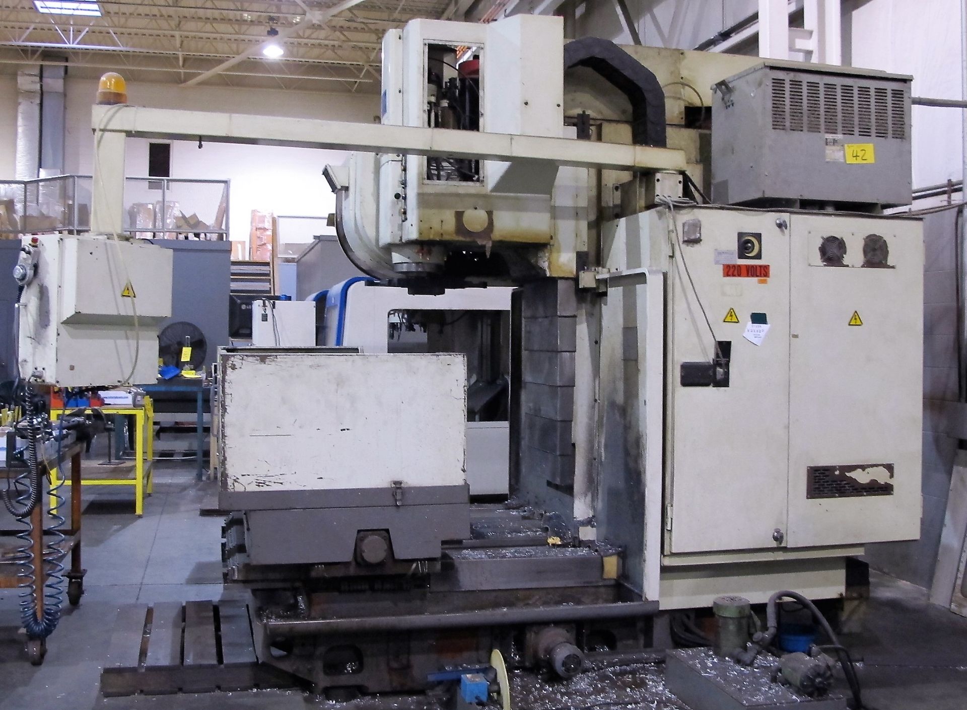 DOOSAN MILLAC 65V CNC VERTICAL MACHINING CENTER, 30 ATC, 30" X 60", 2 TON TABLE CAP., S/N MVE022, - Image 5 of 9