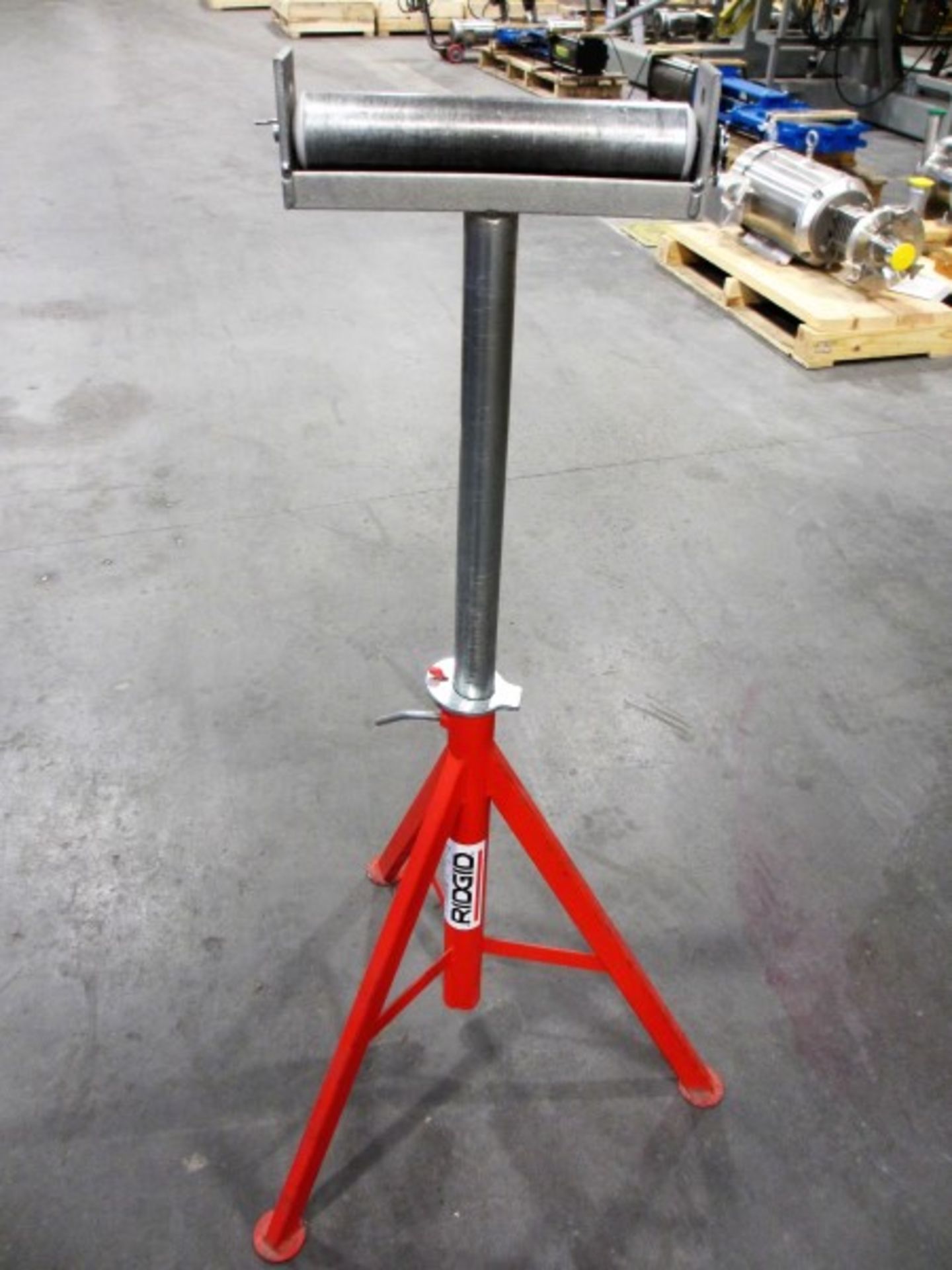 L1: RIDGID TRI-STAND ROLL TOP