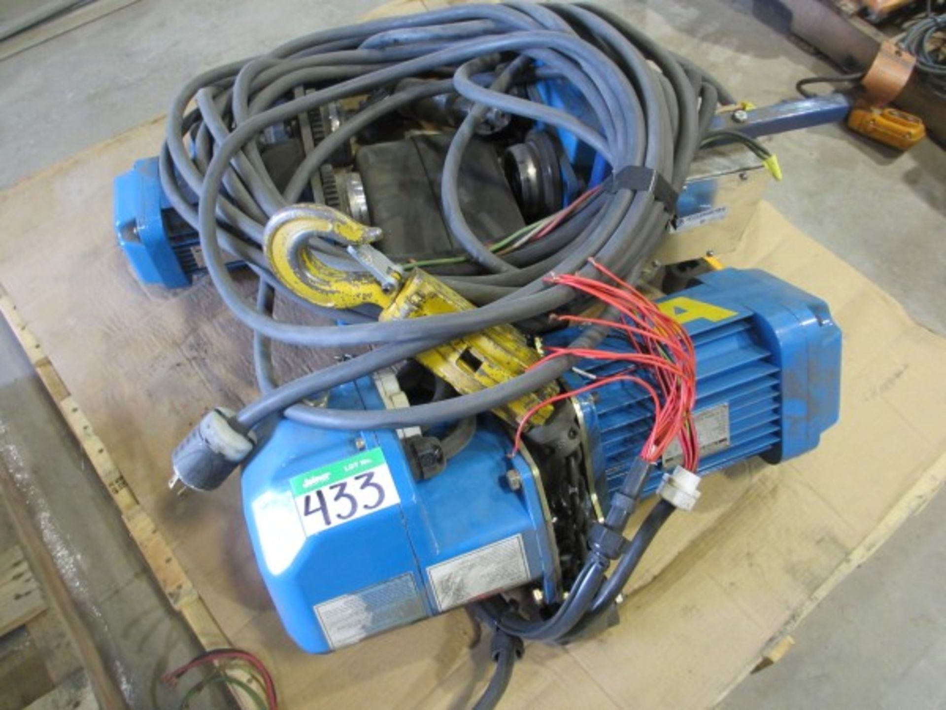 L2: HYUNDAI 2 TON ELEC. HOIST 220/3PH