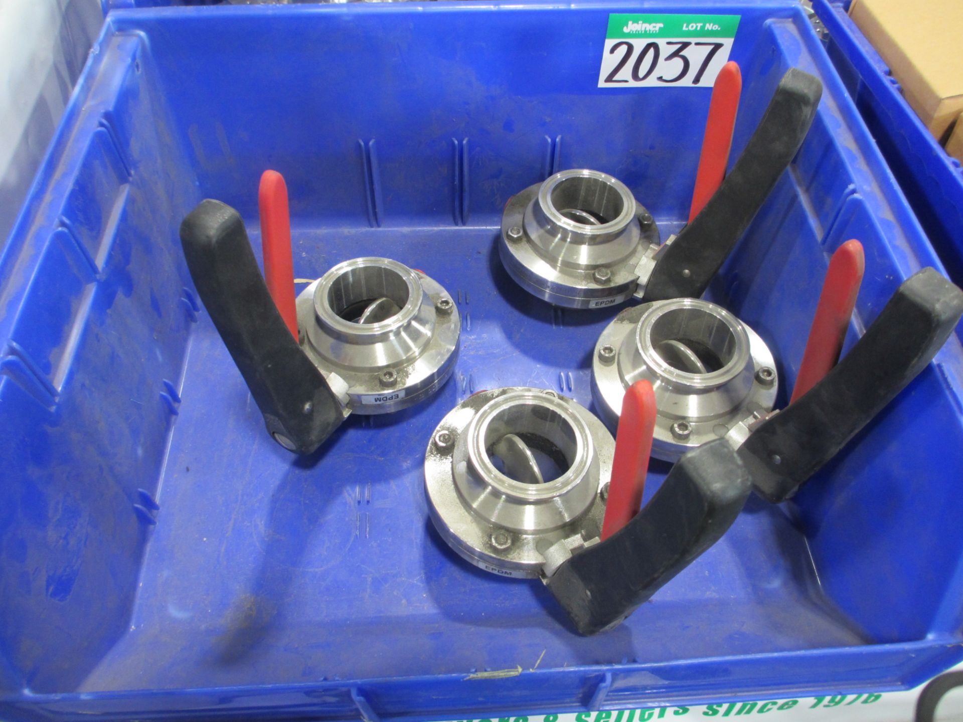 L2: TRAY OF (4) 2IN CLAMPED VALVES