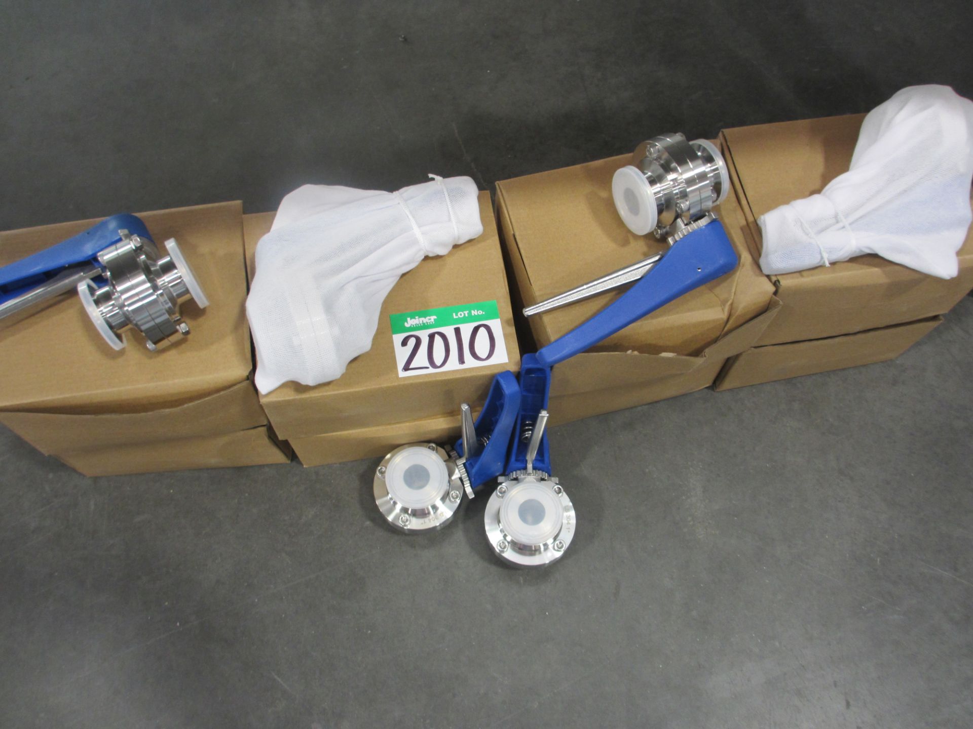 L2: LOT OF (22) 1IN CLAMPED BUTTERFLY VALVE