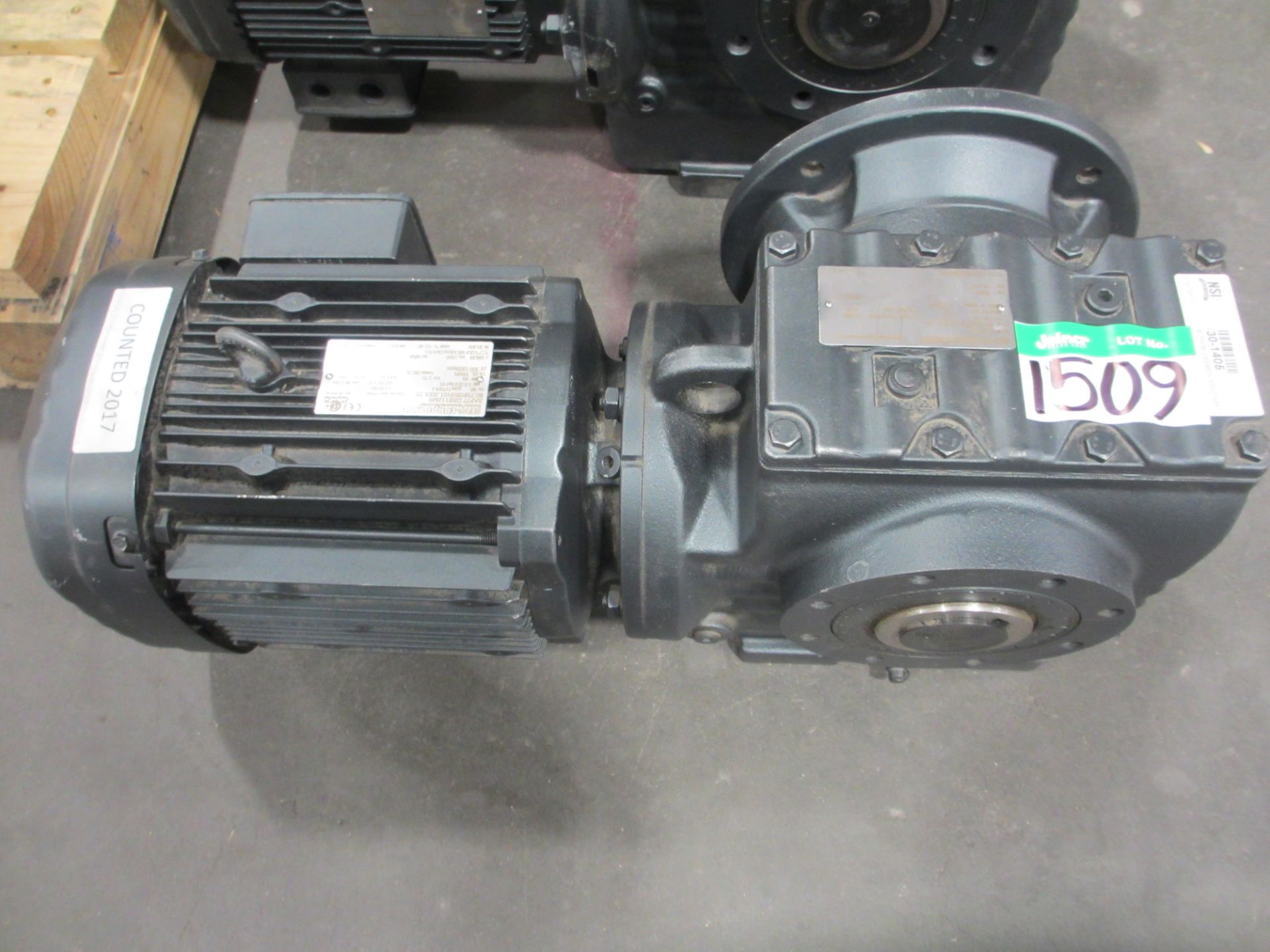 L2: SEW-EURODRIVE ELECTRIC MOTOR AND GEAR BOX, 2 HP/ 460V-TYPE SAF77/A