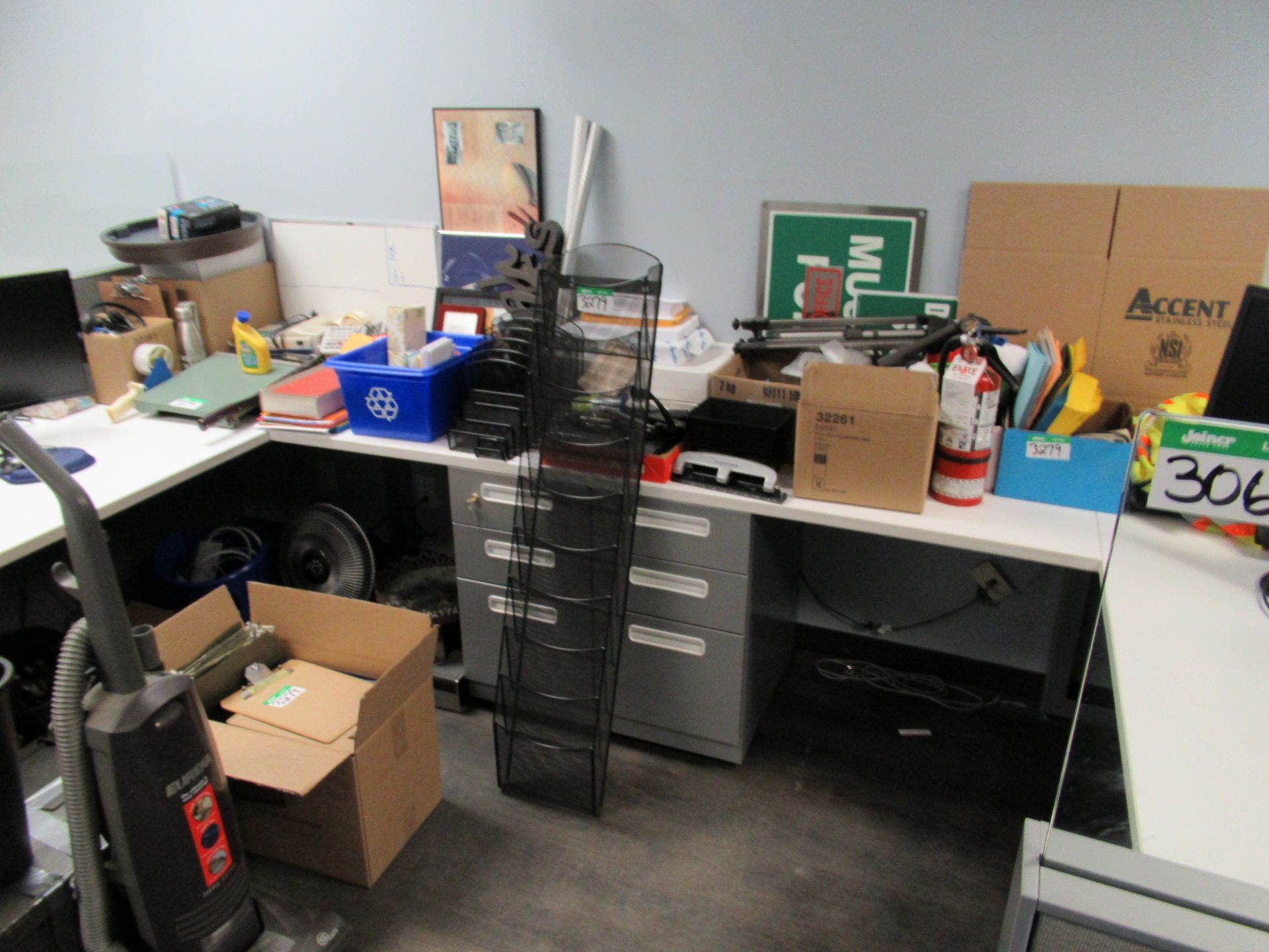 L2: LOT OF OFFICE SUPPLIES