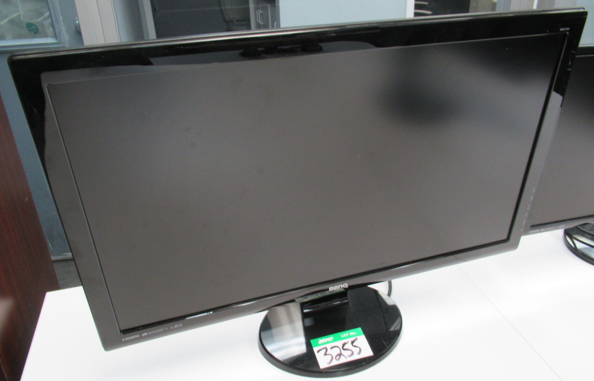 L2: BENQ 26" FLAT SCREEN MONITOR